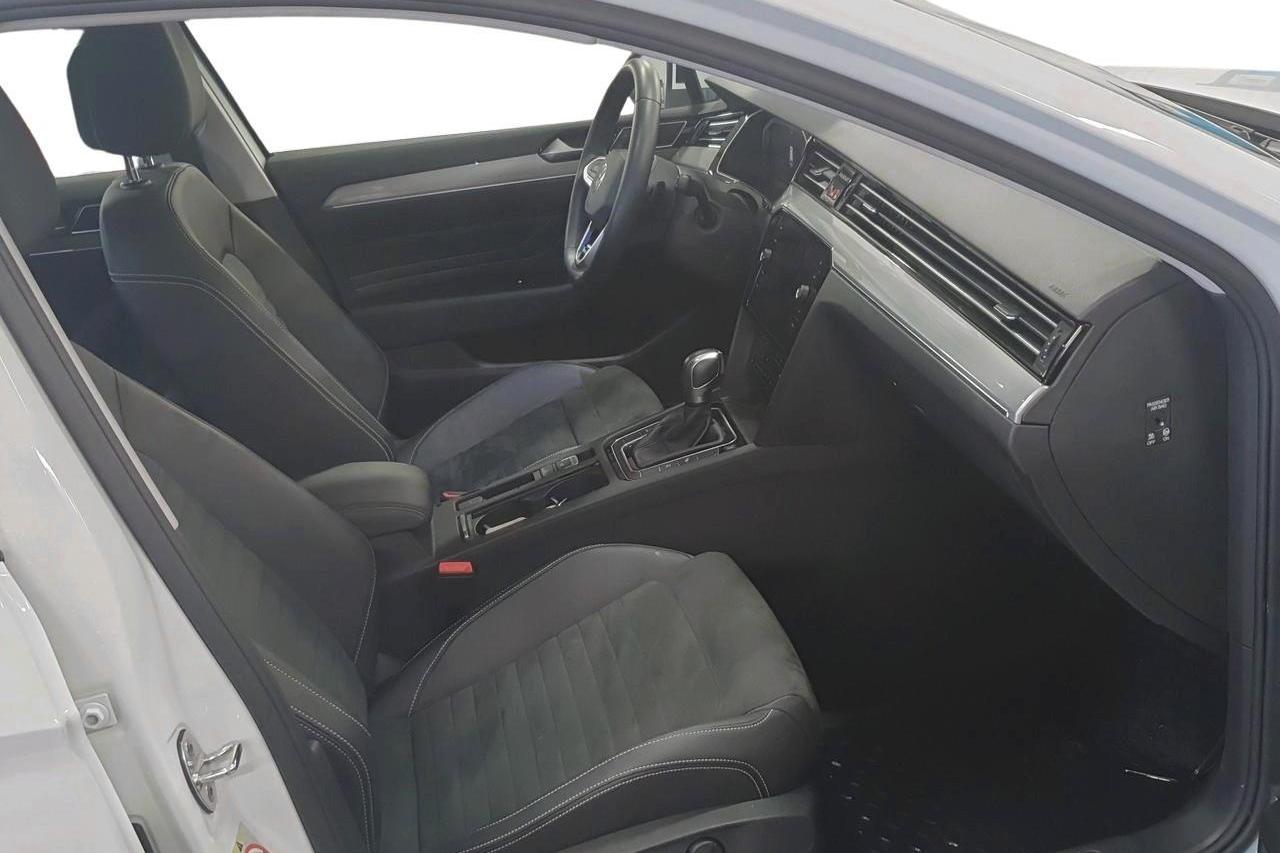 VW Passat 1.4 GTE Sportscombi (218hk) - 41 240 km - Automatyczna - biały - 2021