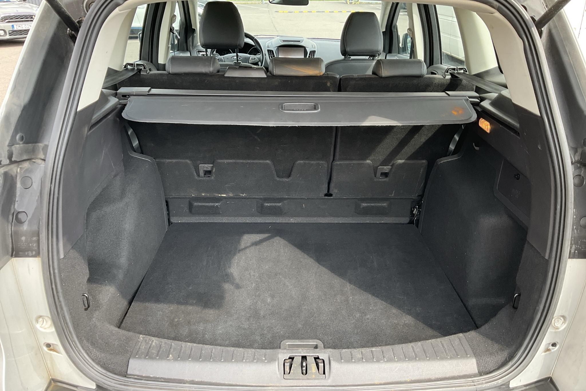 Ford Kuga 1.5 EcoBoost 2WD (150hk) - 175 270 km - Manuaalinen - harmaa - 2018