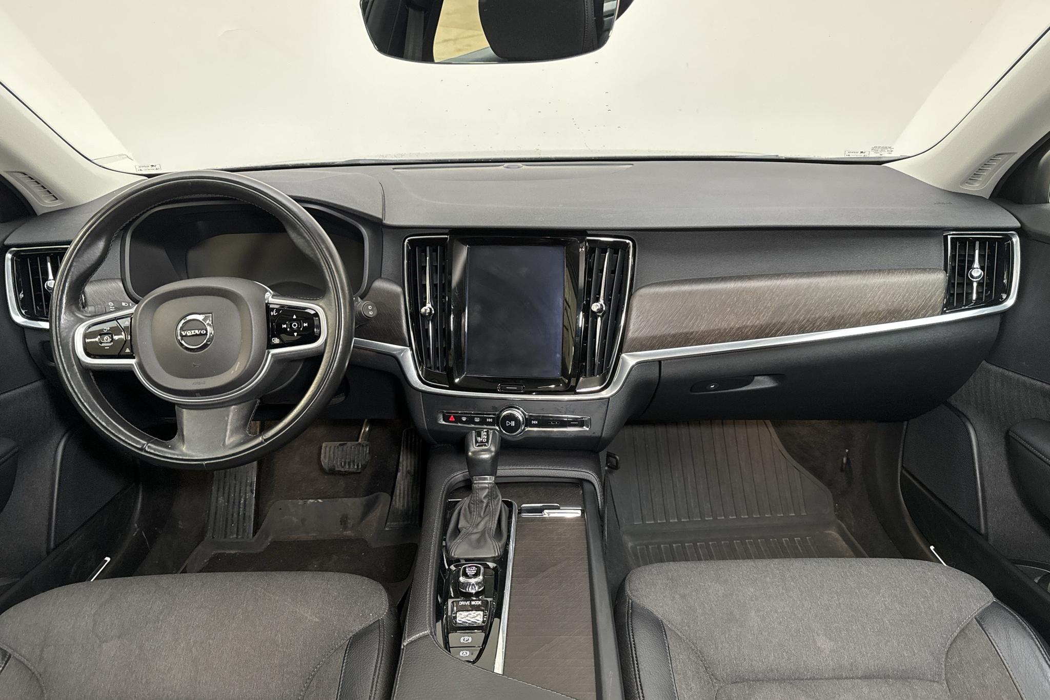 Volvo V90 D5 Cross Country AWD (235hk) - 17 797 mil - Automat - svart - 2019
