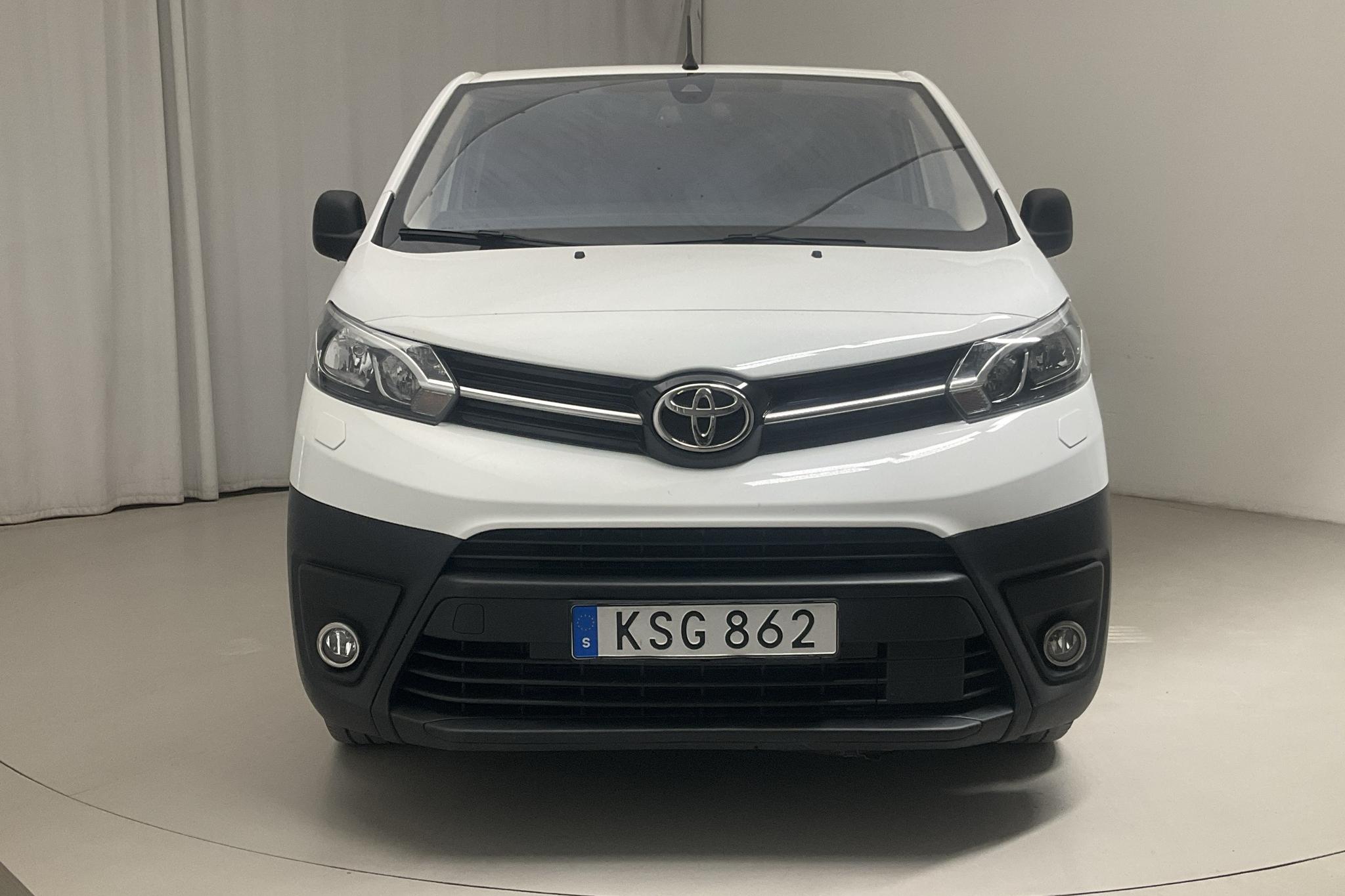Toyota PROACE 2.0D (120hk) - 7 860 mil - Manuell - vit - 2018