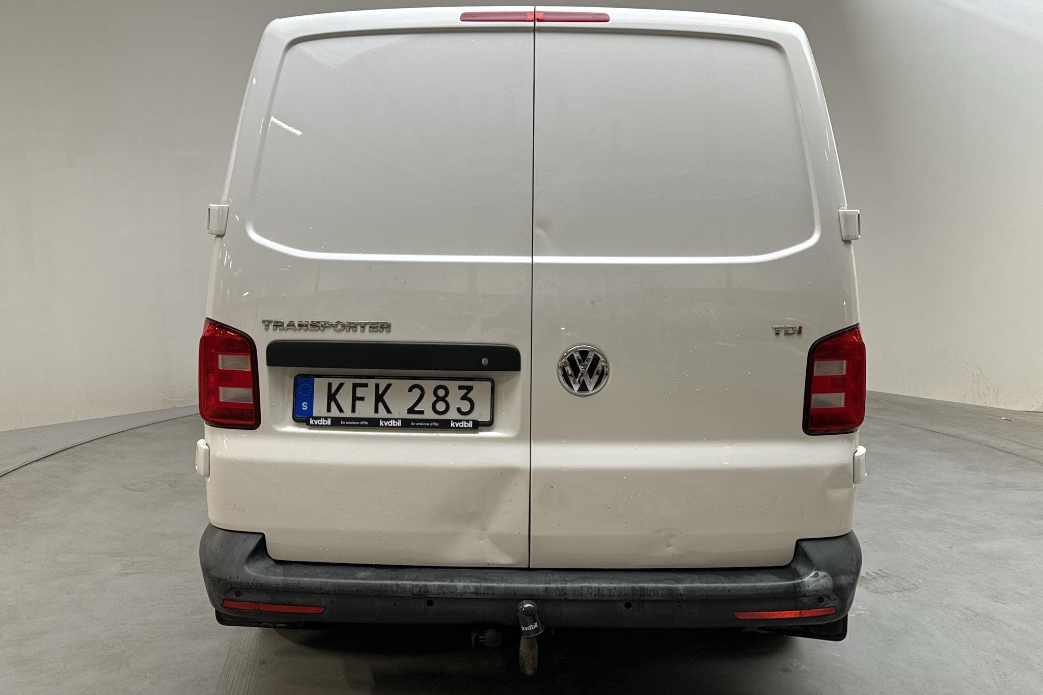 VW Transporter T6 2.0 TDI BMT Skåp (150hk) - 254 740 km - Automatic - white - 2017