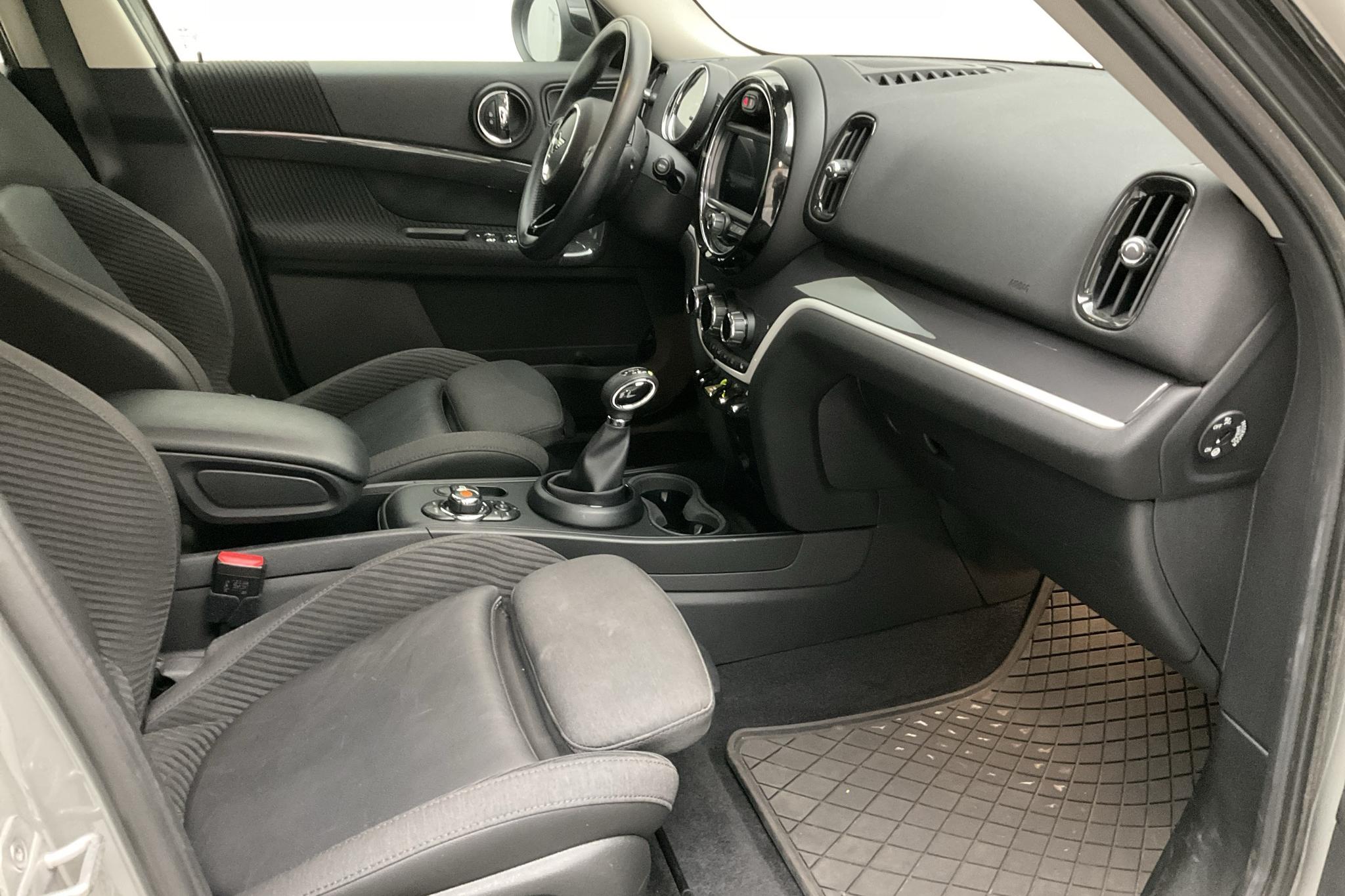 MINI Cooper S E ALL4 Countryman, F60 (224hk) - 73 320 km - Automatic - gray - 2019