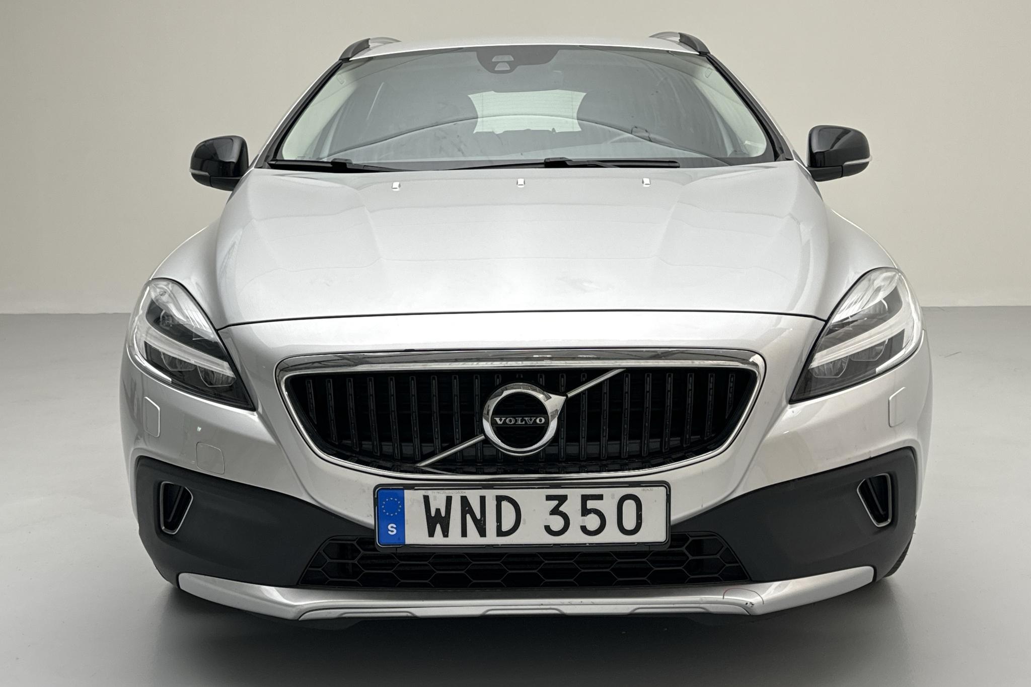 Volvo V40 Cross Country T3 (152hk) - 10 741 mil - Automat - silver - 2018