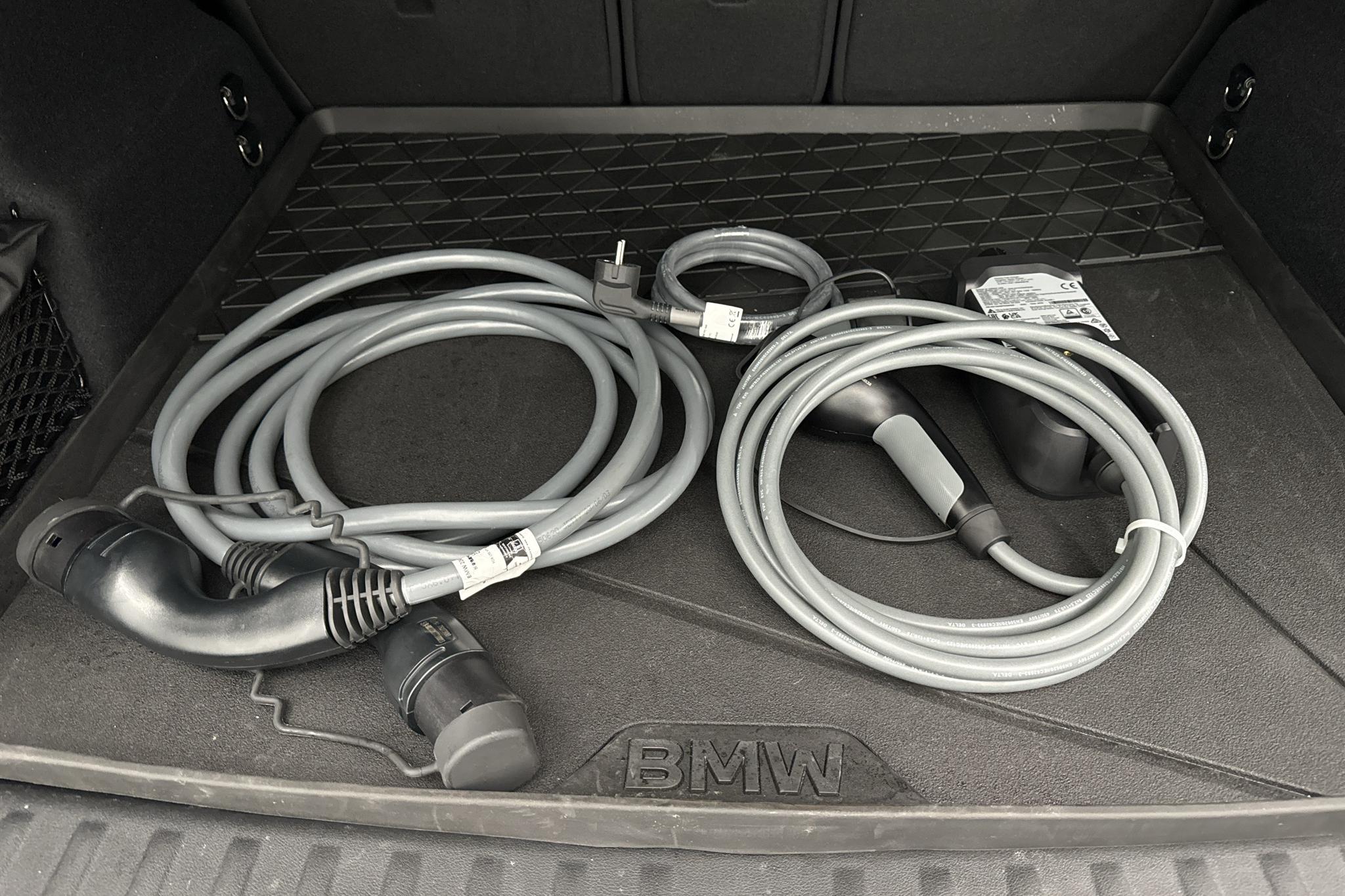 BMW iX1 xDrive30e, U11 (272hk) - 6 490 km - Automaatne - hall - 2024
