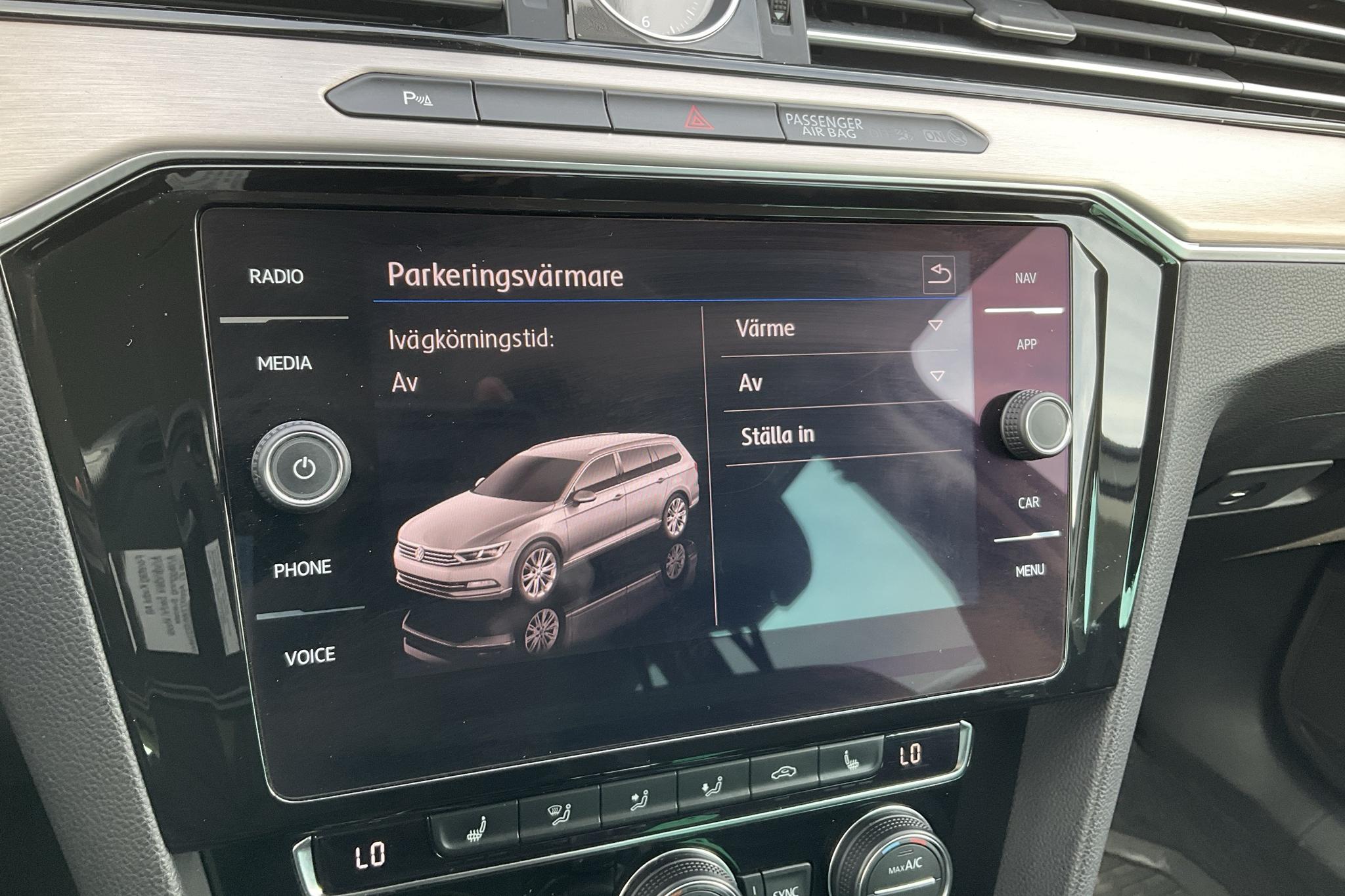 VW Passat 1.4 Plug-in-Hybrid Sportscombi (218hk) - 15 467 mil - Automat - vit - 2018