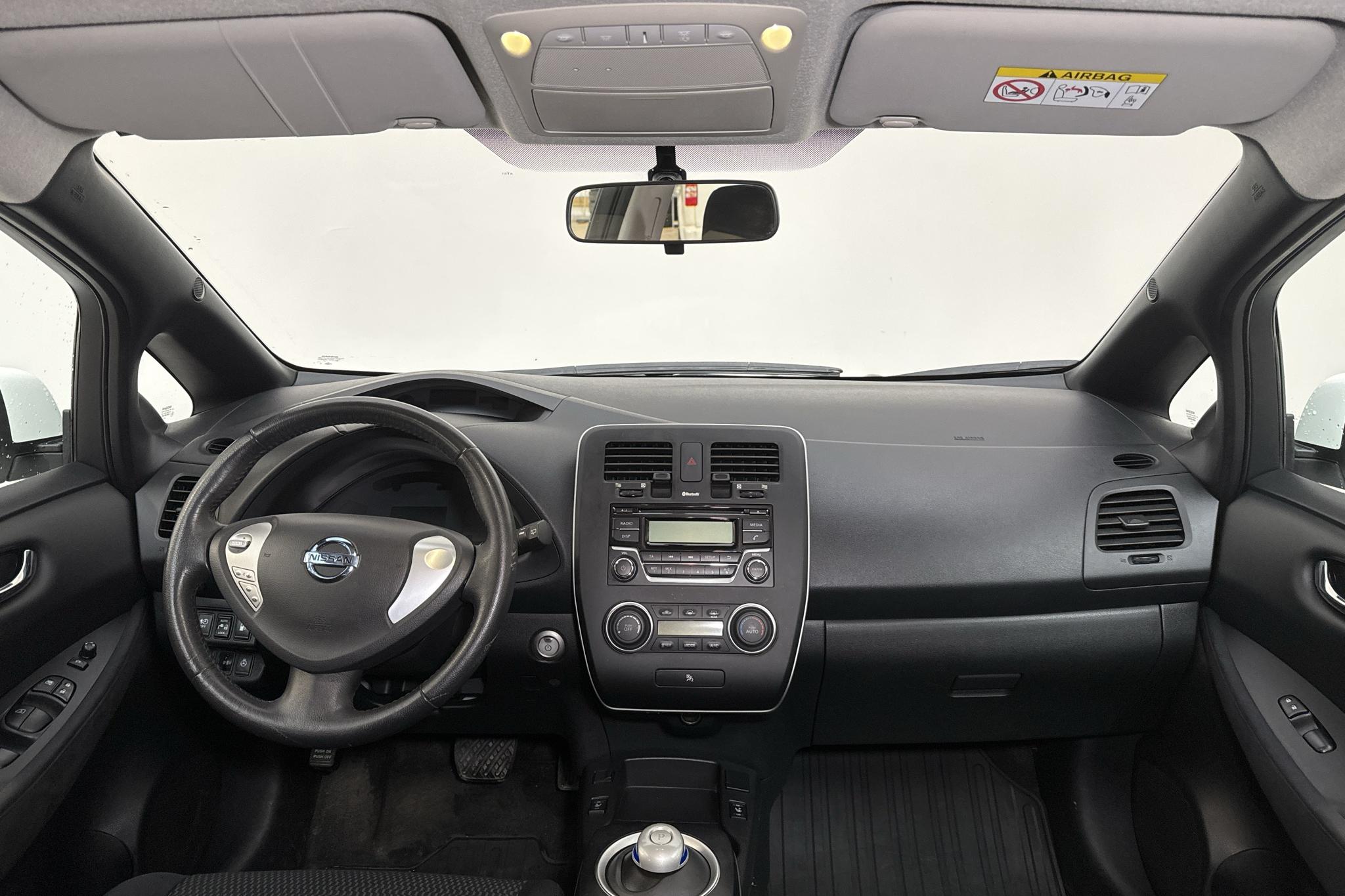 Nissan LEAF 5dr (109hk) - 33 890 km - Automatyczna - biały - 2016