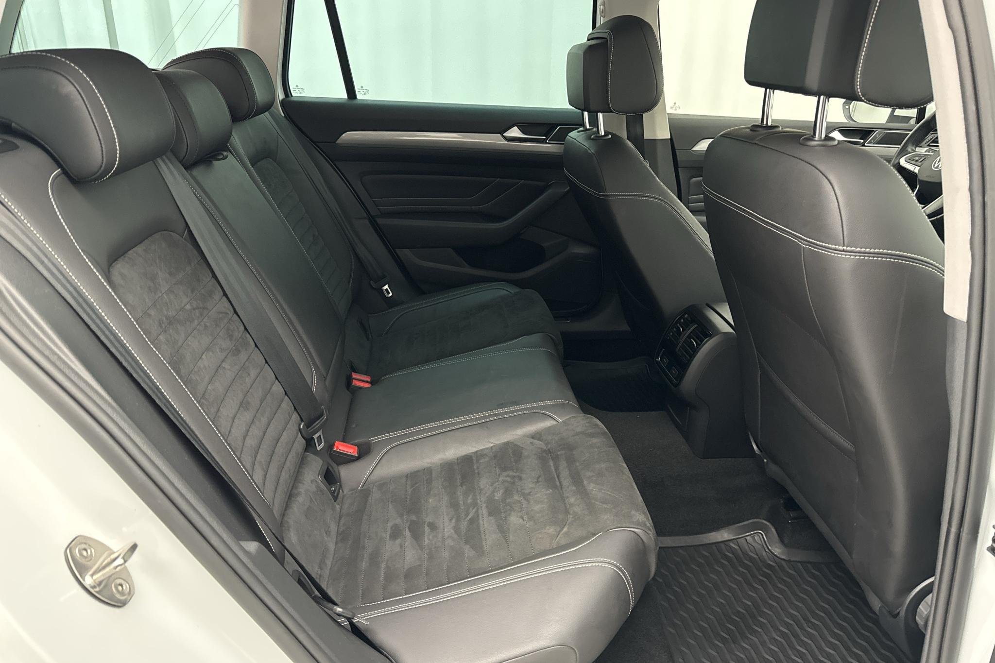 VW Passat 1.4 GTE Sportscombi (218hk) - 7 403 mil - Automat - vit - 2021