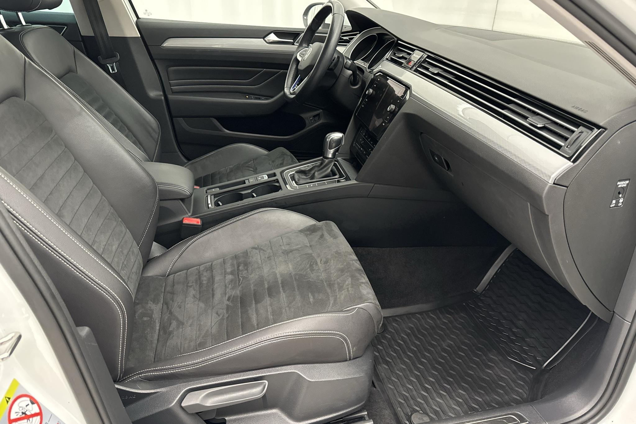 VW Passat 1.4 GTE Sportscombi (218hk) - 7 403 mil - Automat - vit - 2021