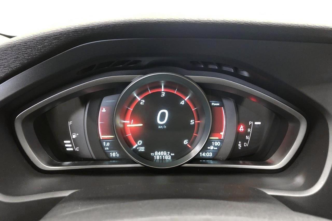 Volvo V40 Cross Country D2 (115hk) - 181 180 km - Automaattinen - musta - 2015