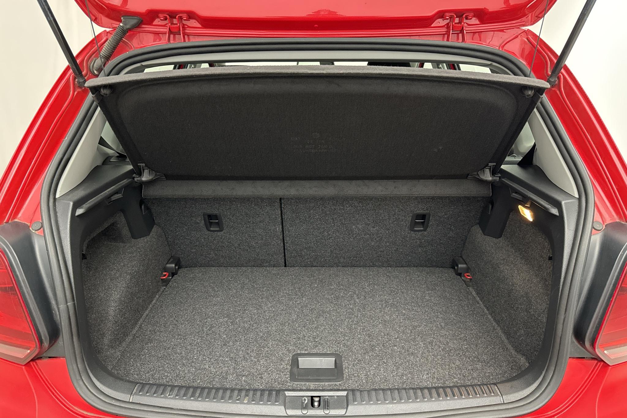 VW Polo 1.2 TSI 5dr (90hk) - 1 630 mil - Manuell - röd - 2016