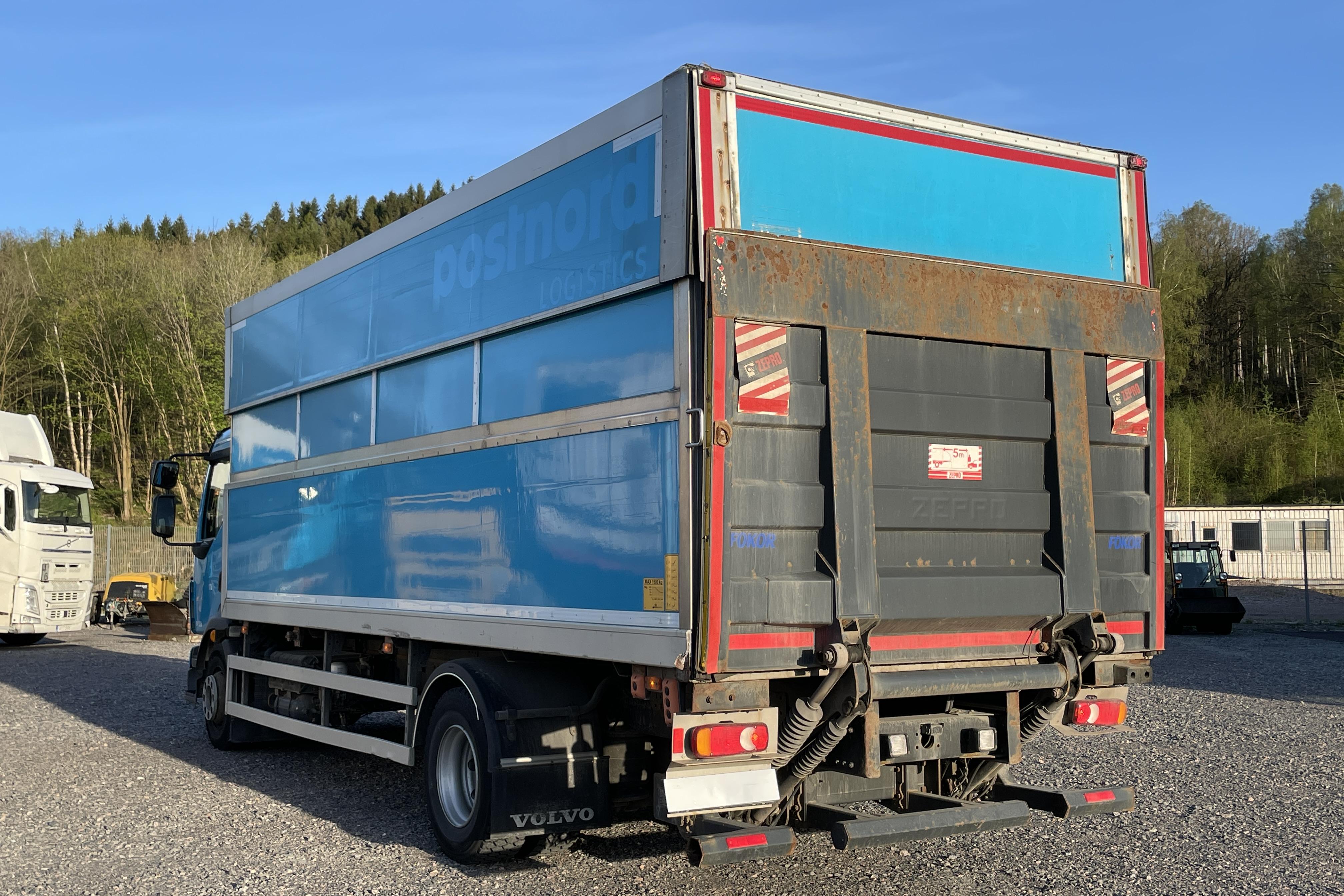 Volvo FL250 - 179 468 km - Automatyczna - niebieski - 2013