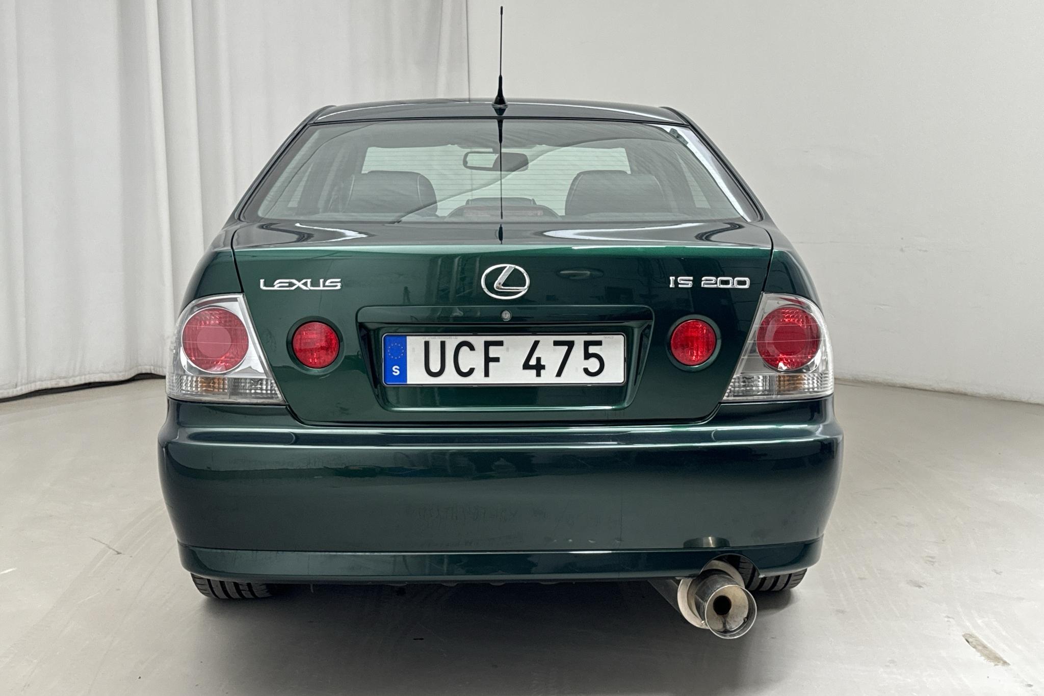 Lexus IS 200 (155hk) - 88 580 km - Manual - green - 2002