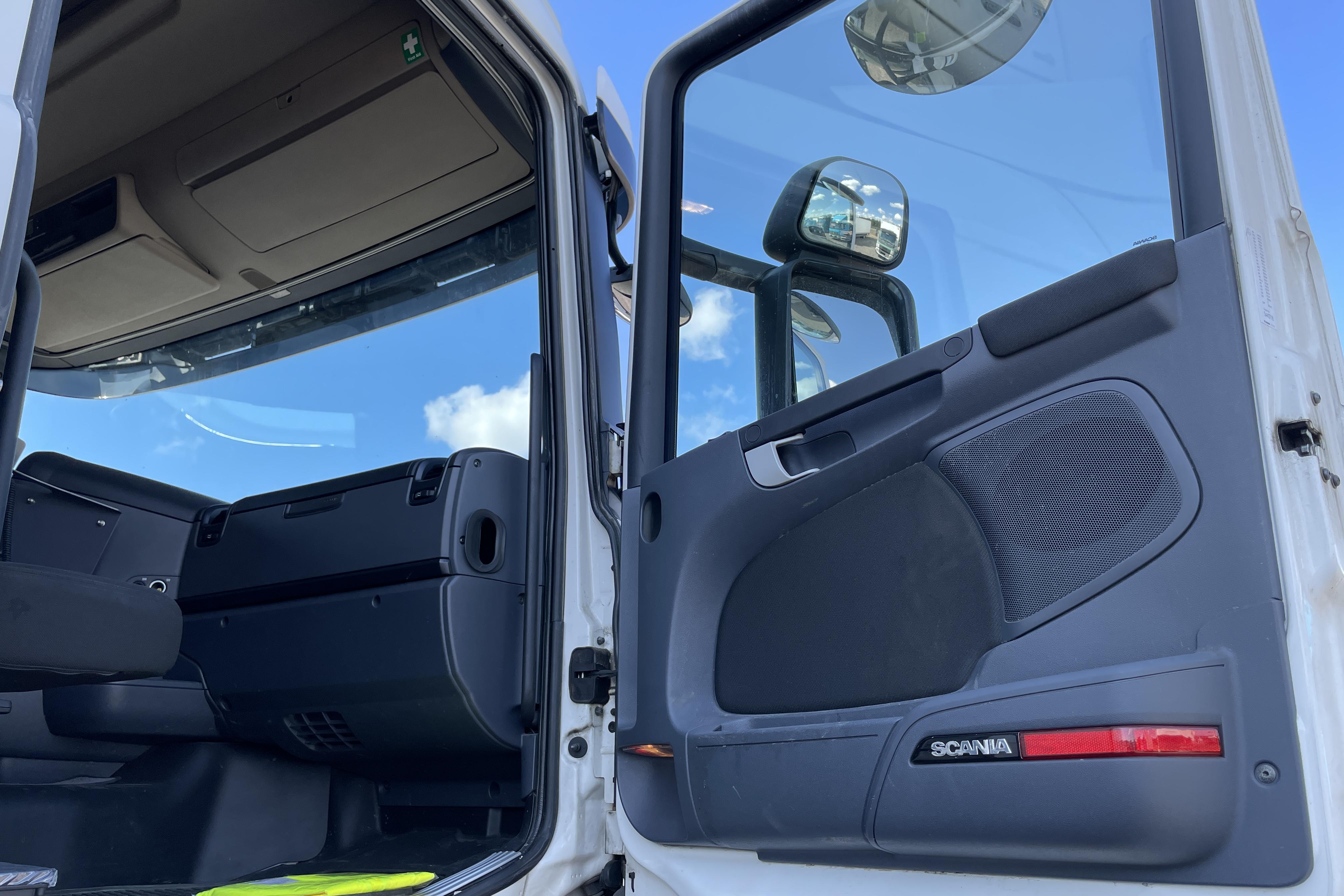 Scania R450 - 687 143 km - Automaatne - valge - 2016
