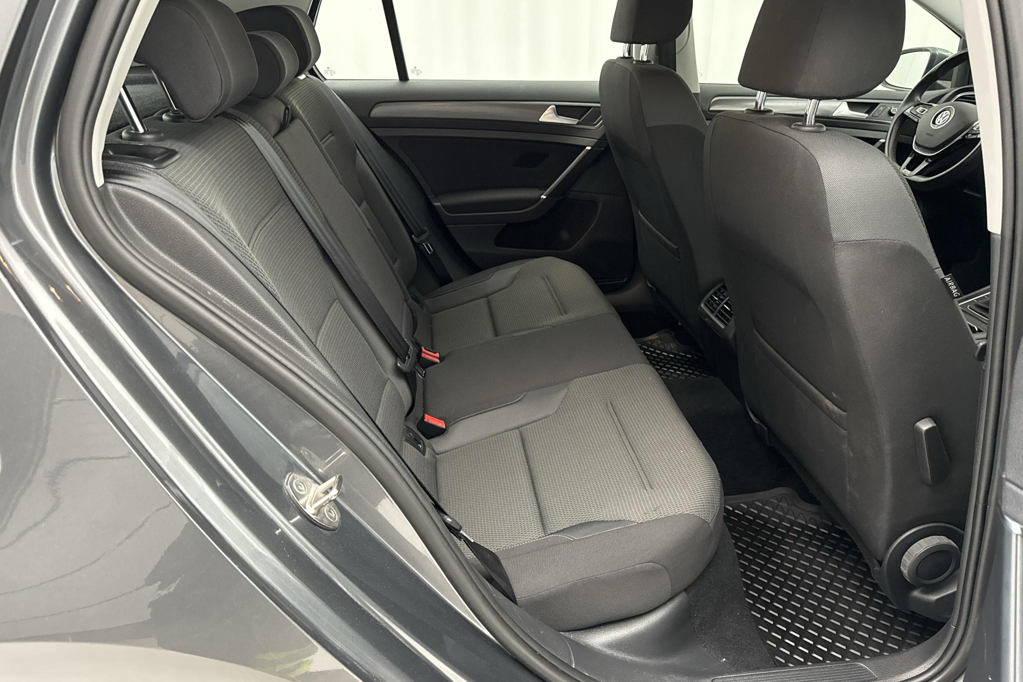 VW Golf VII 1.0 TSI 5dr (115hk) - 70 520 km - Manualna - Dark Grey - 2019
