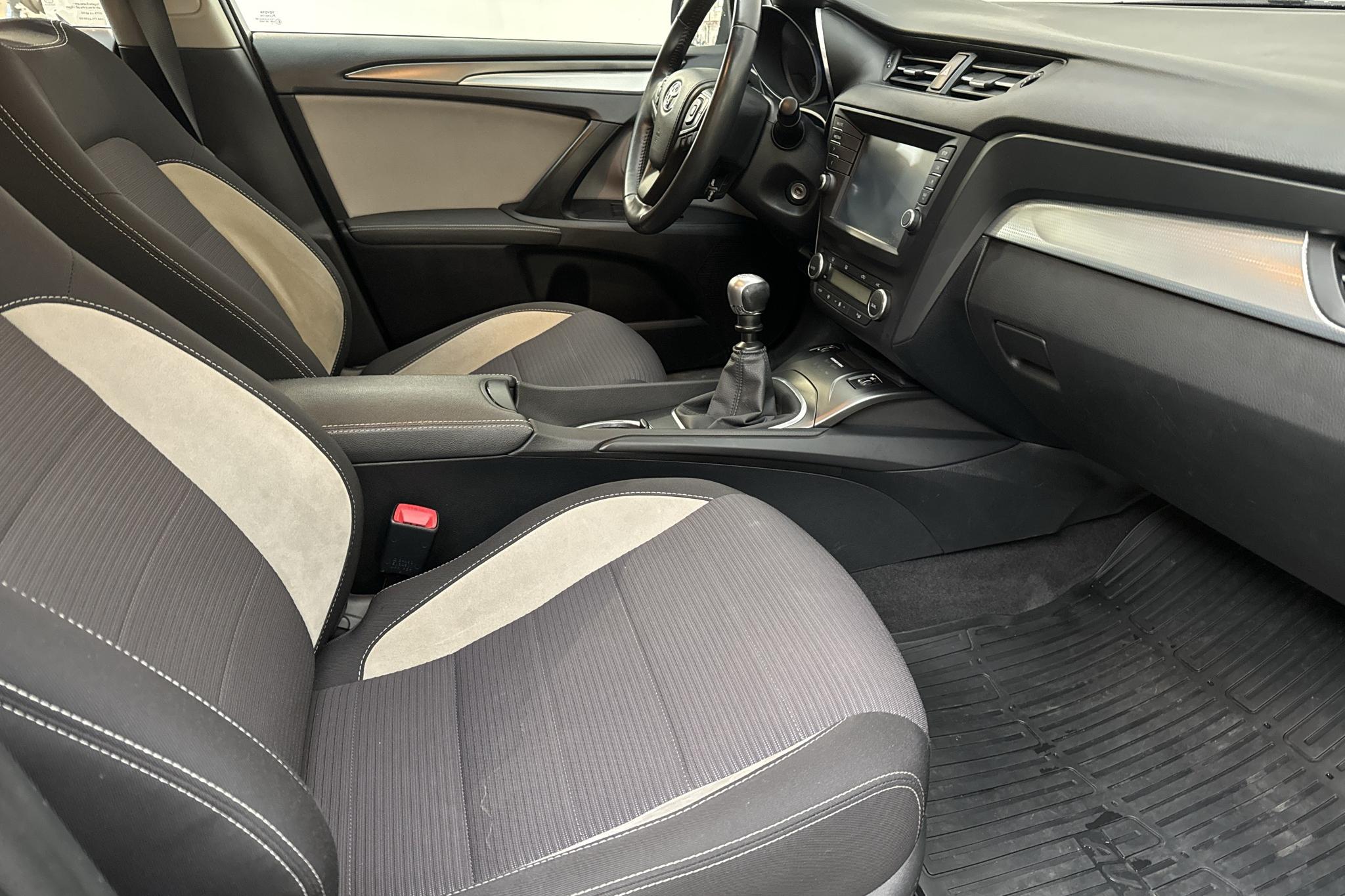 Toyota Avensis 1.8 Touring Sports (147hk) - 9 052 mil - Manuell - Dark Grey - 2017