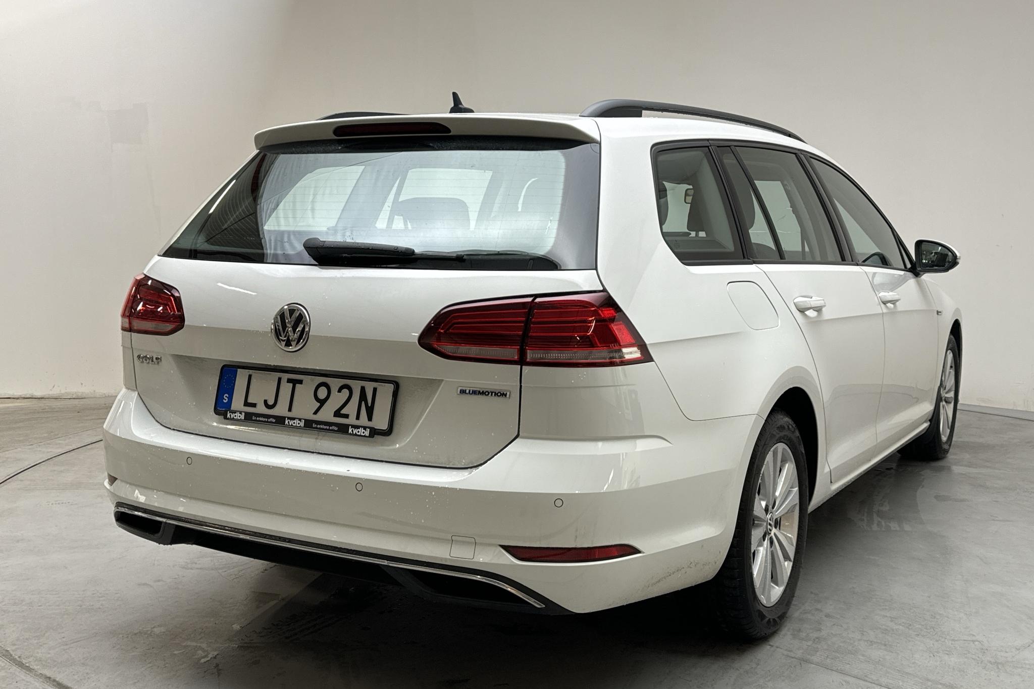 VW Golf VII 1.5 TGI Sportscombi (130hk) - 109 360 km - Automatic - white - 2020