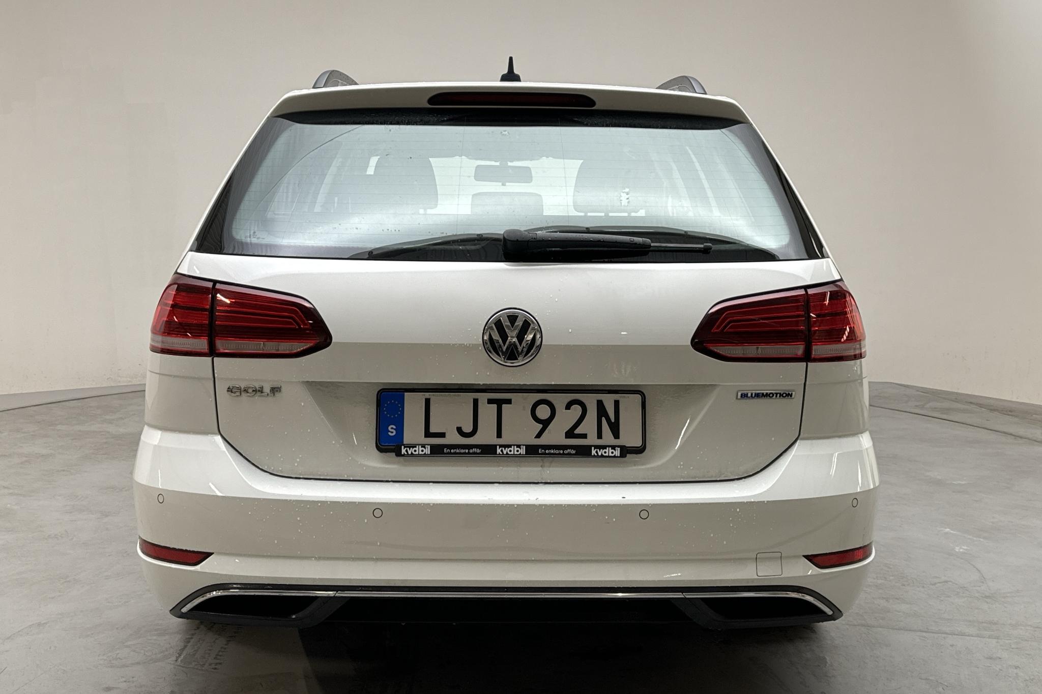 VW Golf VII 1.5 TGI Sportscombi (130hk) - 109 360 km - Automatic - white - 2020