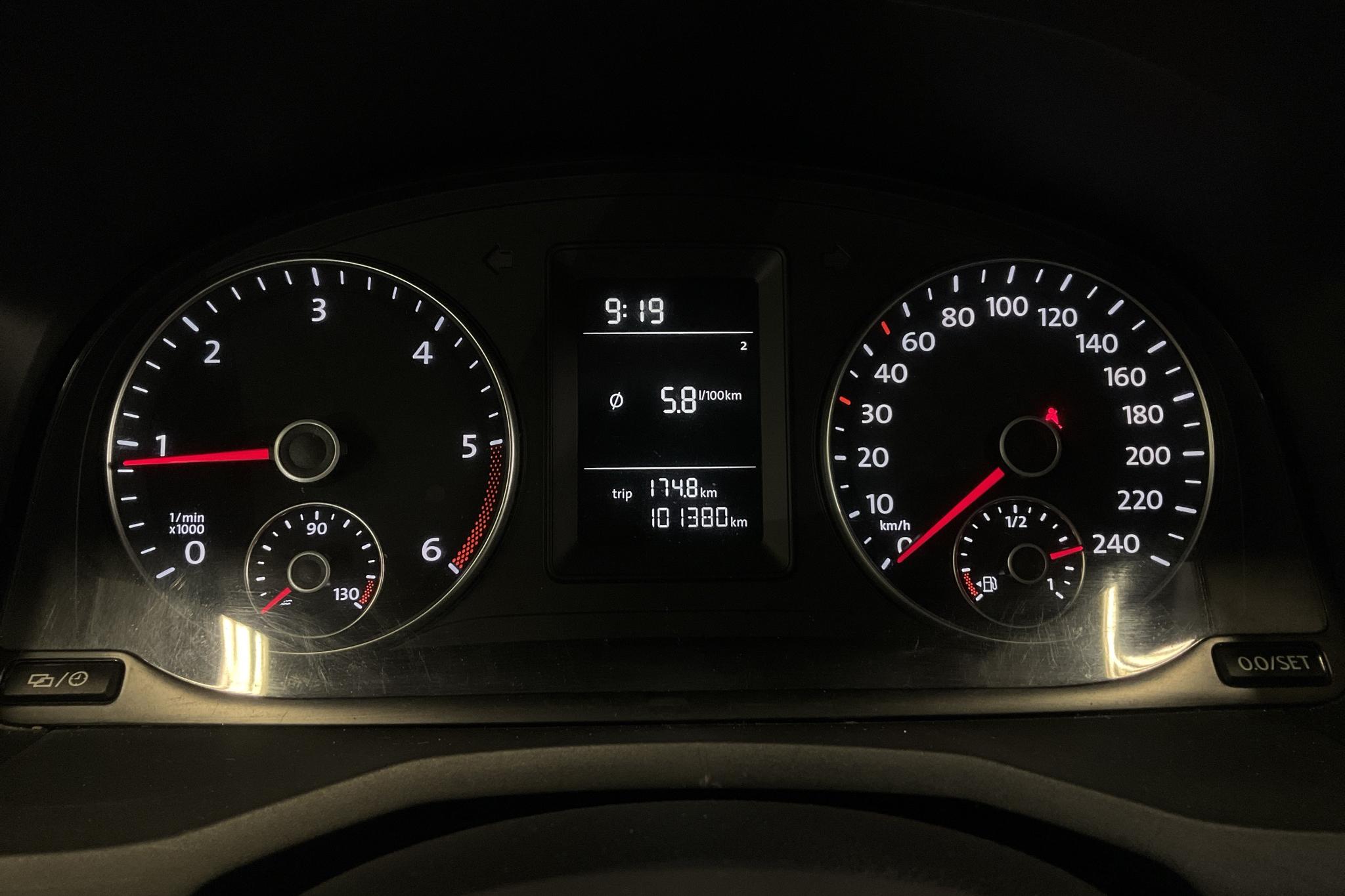 VW Caddy Life 2.0 TDI (75hk) - 10 138 mil - Manuell - vit - 2017