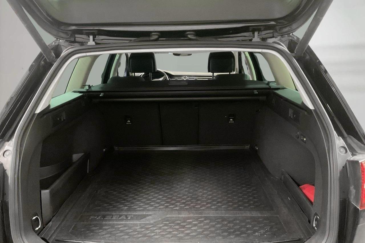 VW Passat 1.4 Plug-in-Hybrid Sportscombi (218hk) - 267 170 km - Automaatne - must - 2017