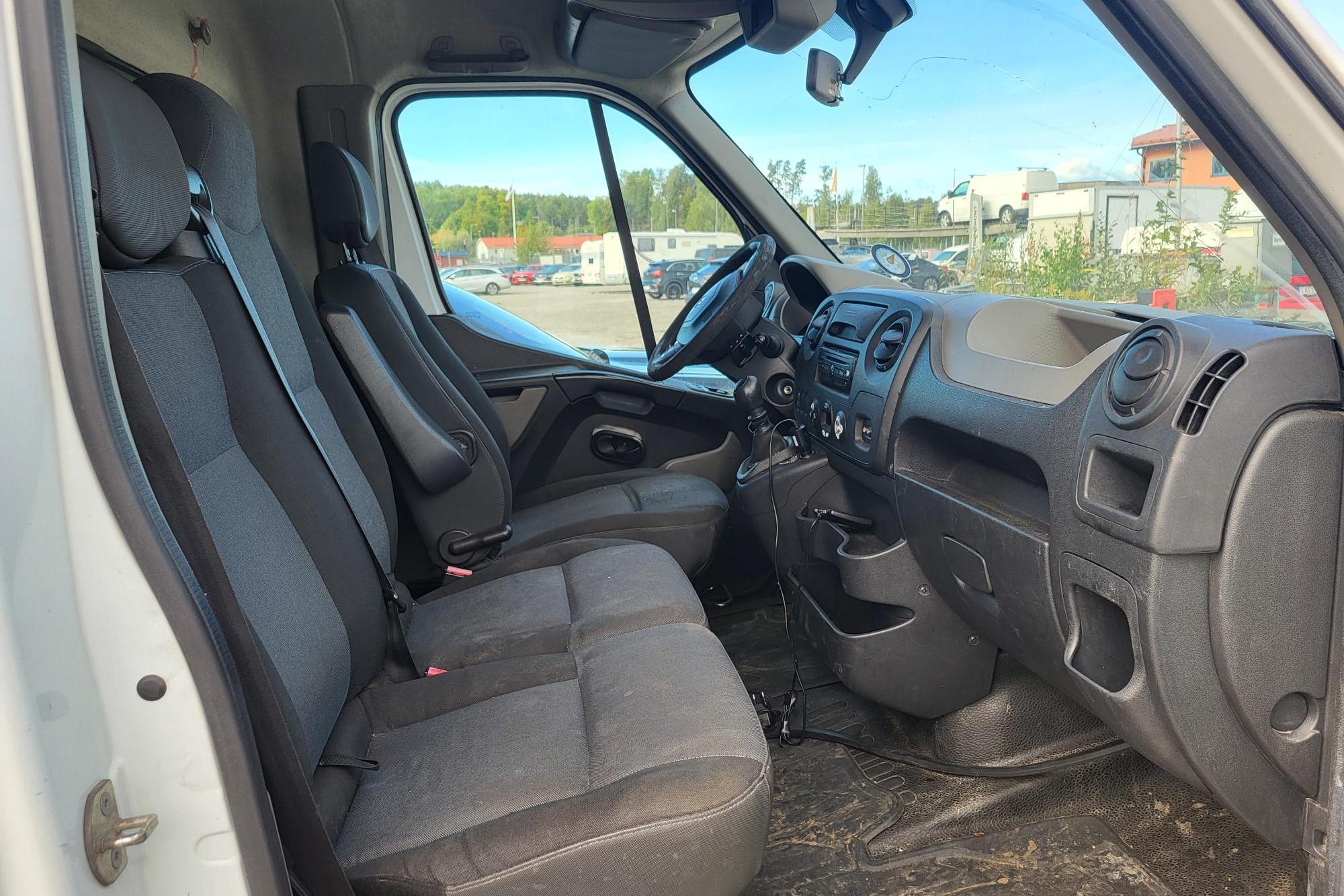 Renault Master 2.3 dCi Volymskåp 2WD (146hk) - 289 210 km - Manuaalinen - valkoinen - 2011