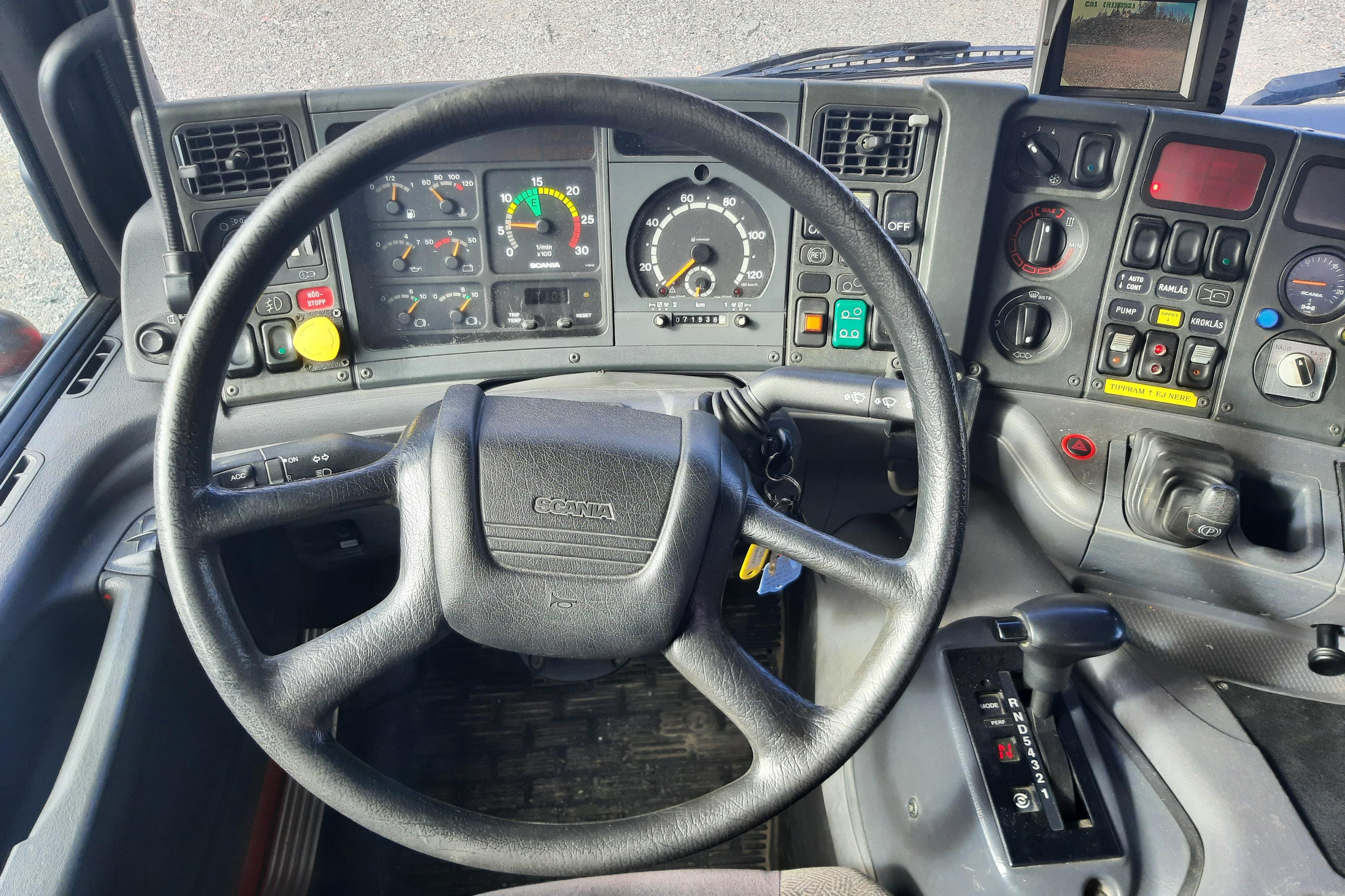 Scania P124LB 420 (lastväxlare) - 71 536 km - Automat - 2004