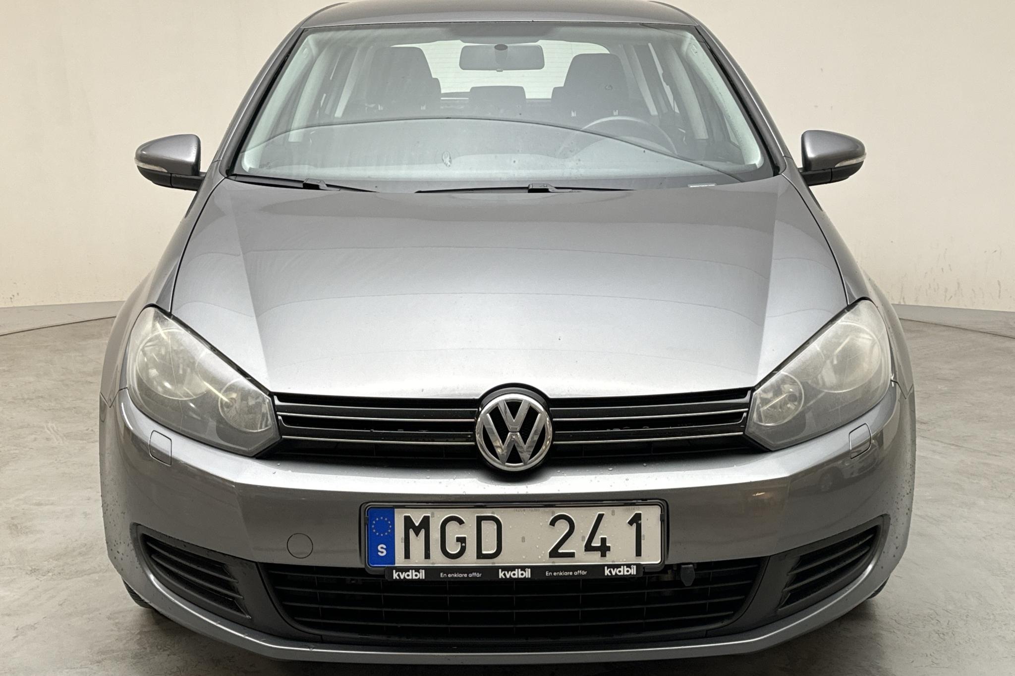 VW Golf VI 1.6 TDI BlueMotion Technology 5dr (105hk) - 157 850 km - Manualna - szary - 2012