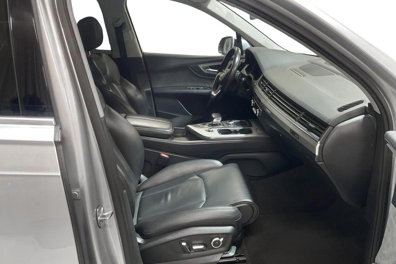 Audi Q7 3.0 TDI e-tron quattro (258hk) - 24 884 mil - Automat - silver - 2016