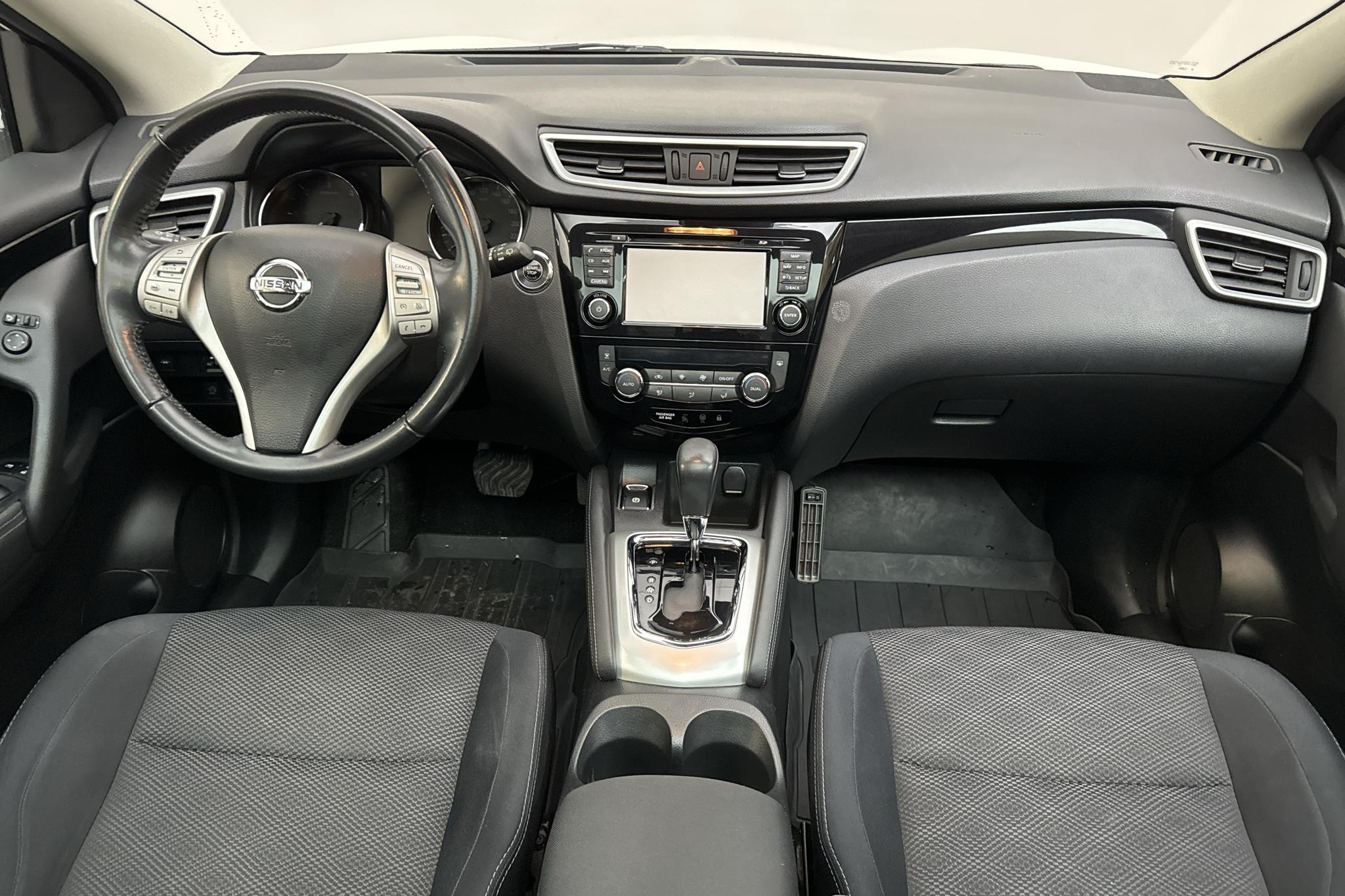 Nissan QASHQAI - 80 220 km - Automatyczna - biały - 2017