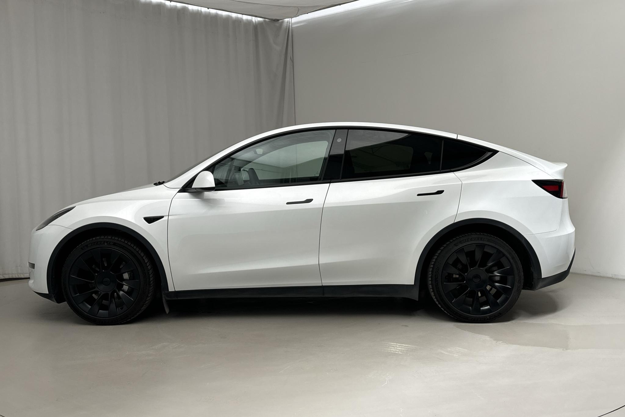 Tesla Model Y Long Range Dual Motor AWD - 1 697 mil - Automat - vit - 2023