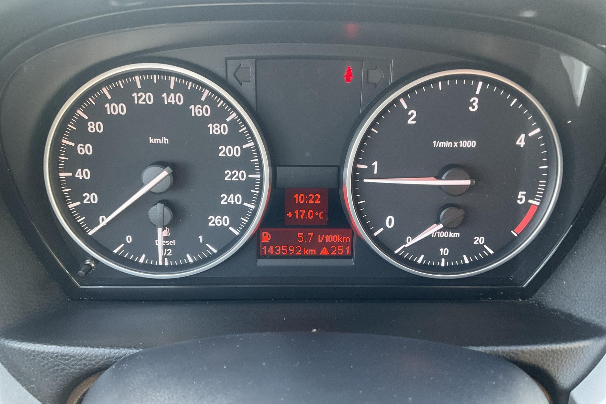 BMW 318d Touring, E91 (143hk) - 14 359 mil - Manuell - svart - 2009