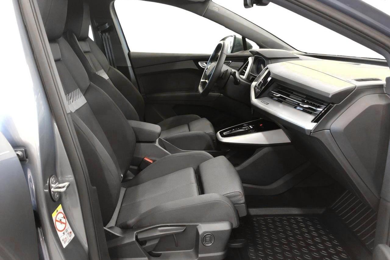 Audi Q4 40 e-tron 77 kWh (204hk) - 13 500 km - Automatyczna - niebieski - 2023