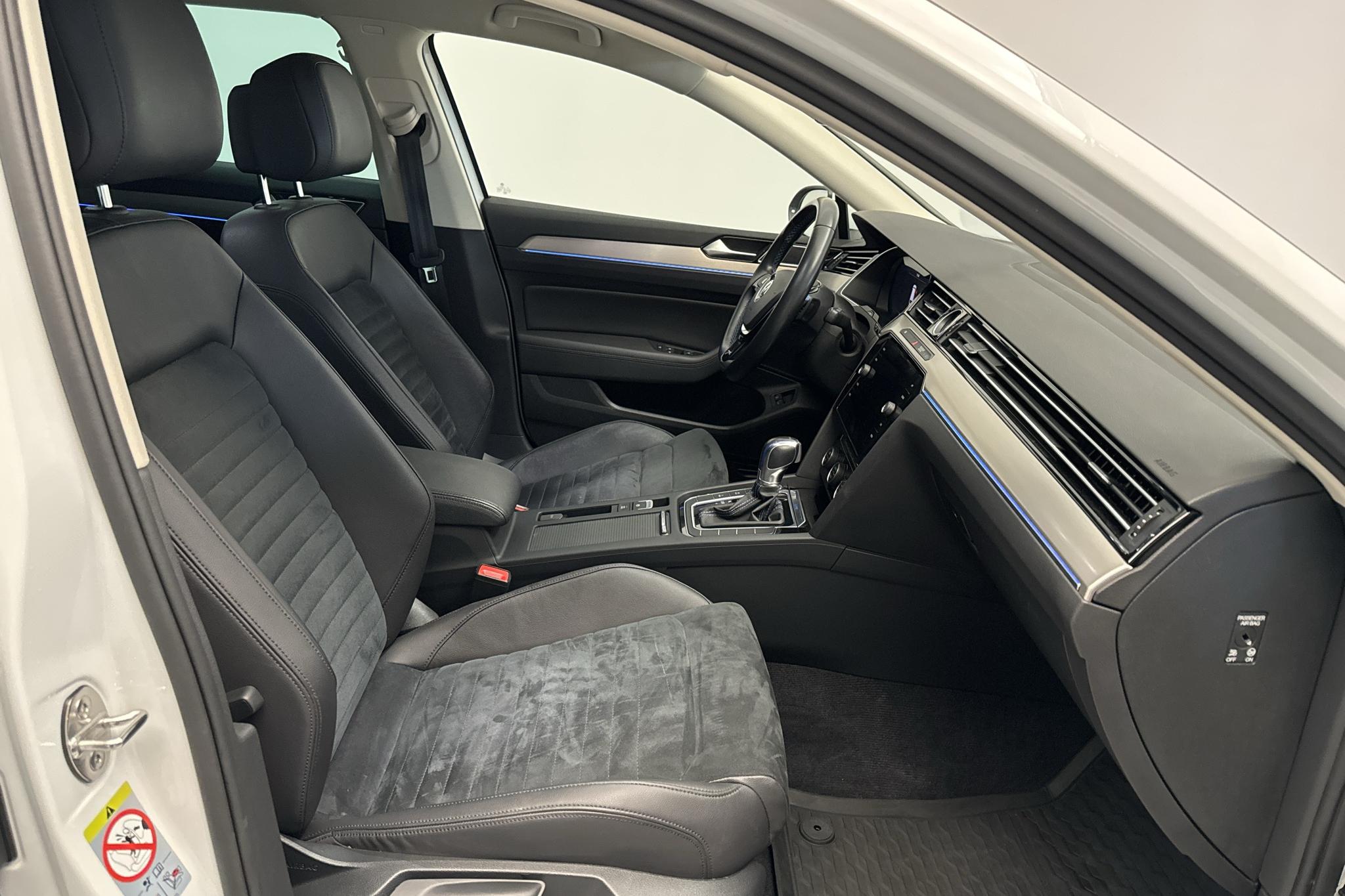 VW Passat 1.4 Plug-in-Hybrid Sportscombi (218hk) - 62 920 km - Automatic - white - 2019