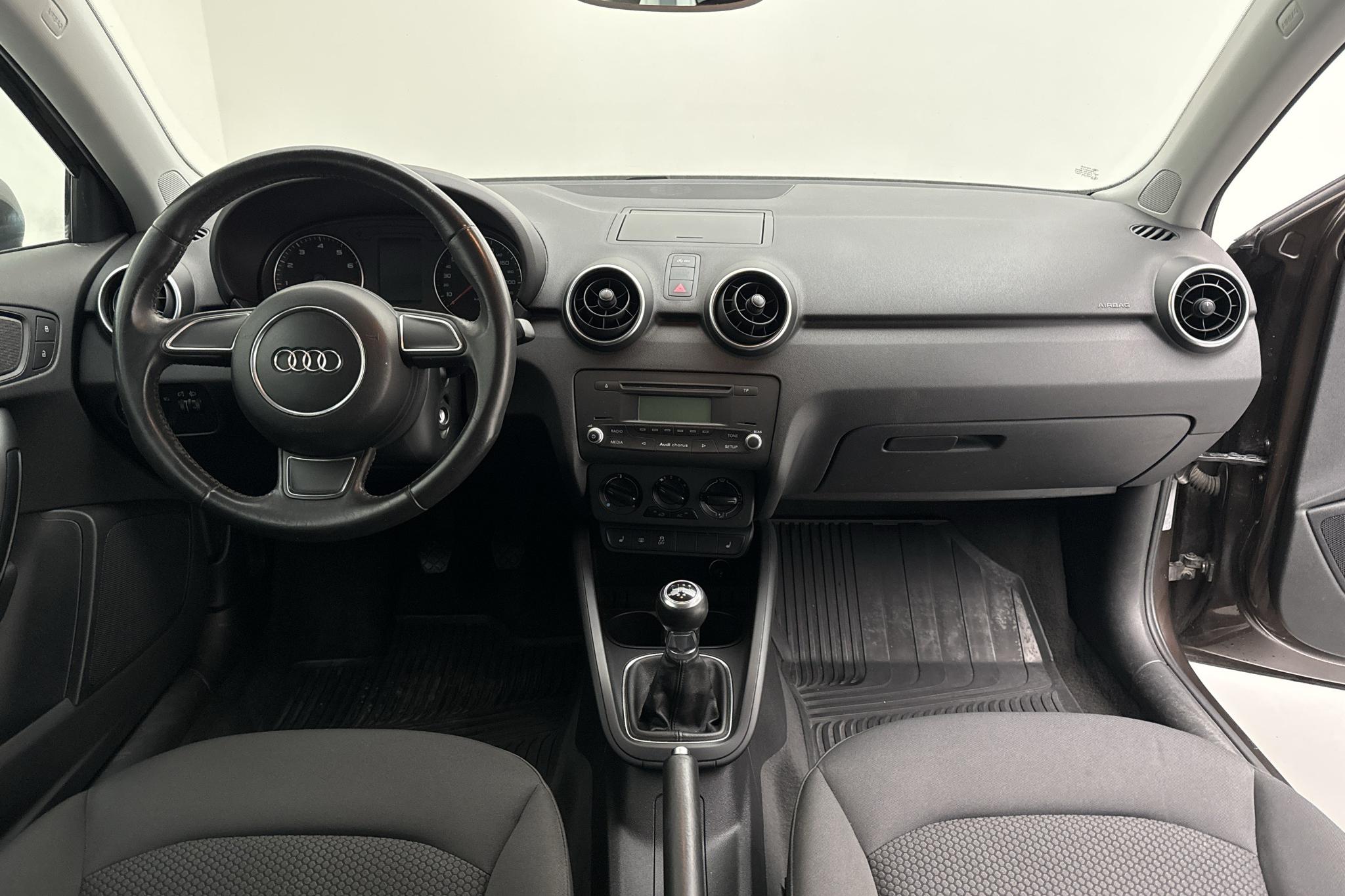 Audi A1 1.2 TFSI (86hk) - 105 190 km - Manuaalinen - ruskea - 2011