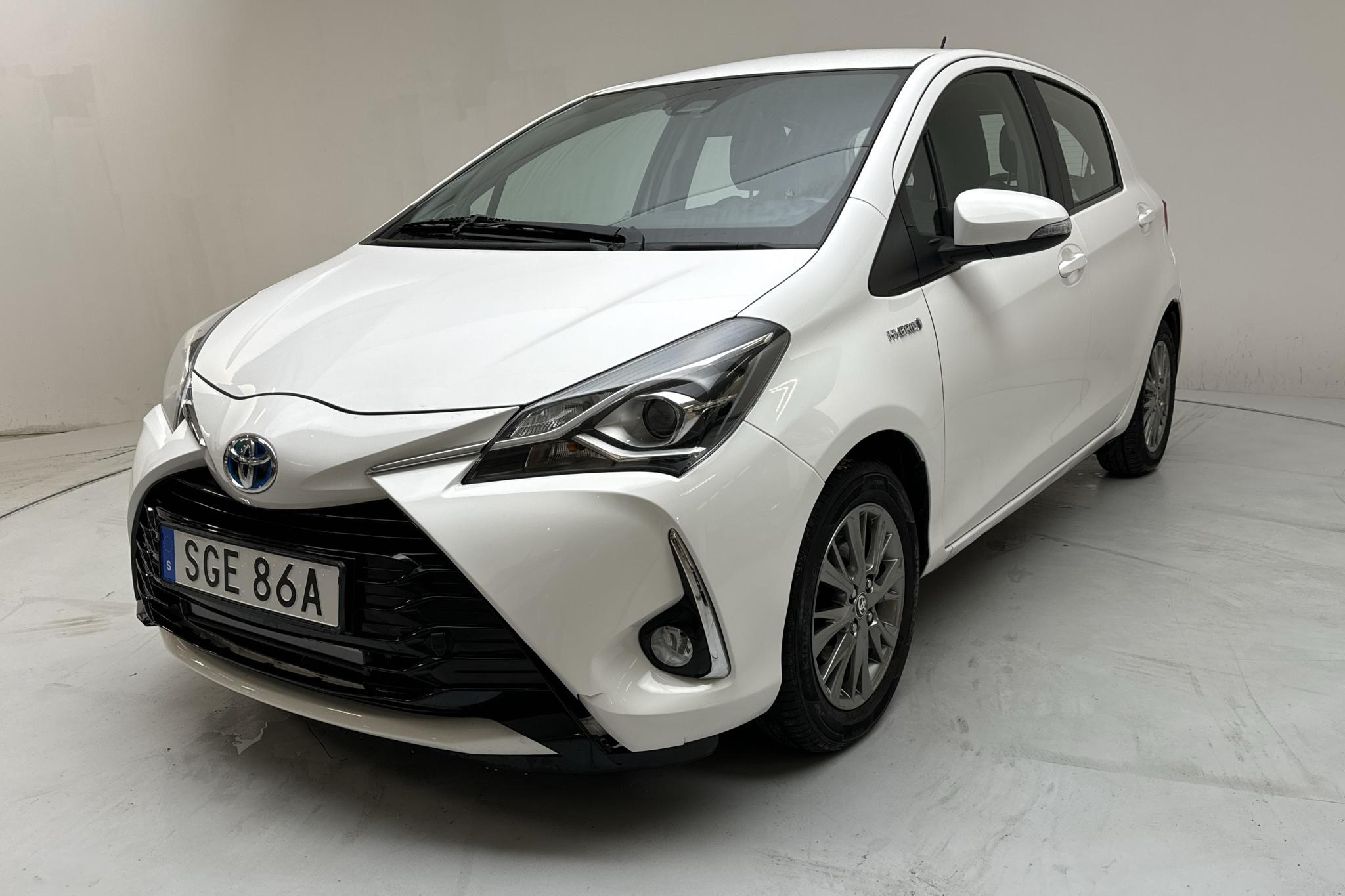 Toyota Yaris 1.5 Hybrid 5dr (101hk) - 62 480 km - Automatyczna - biały - 2020
