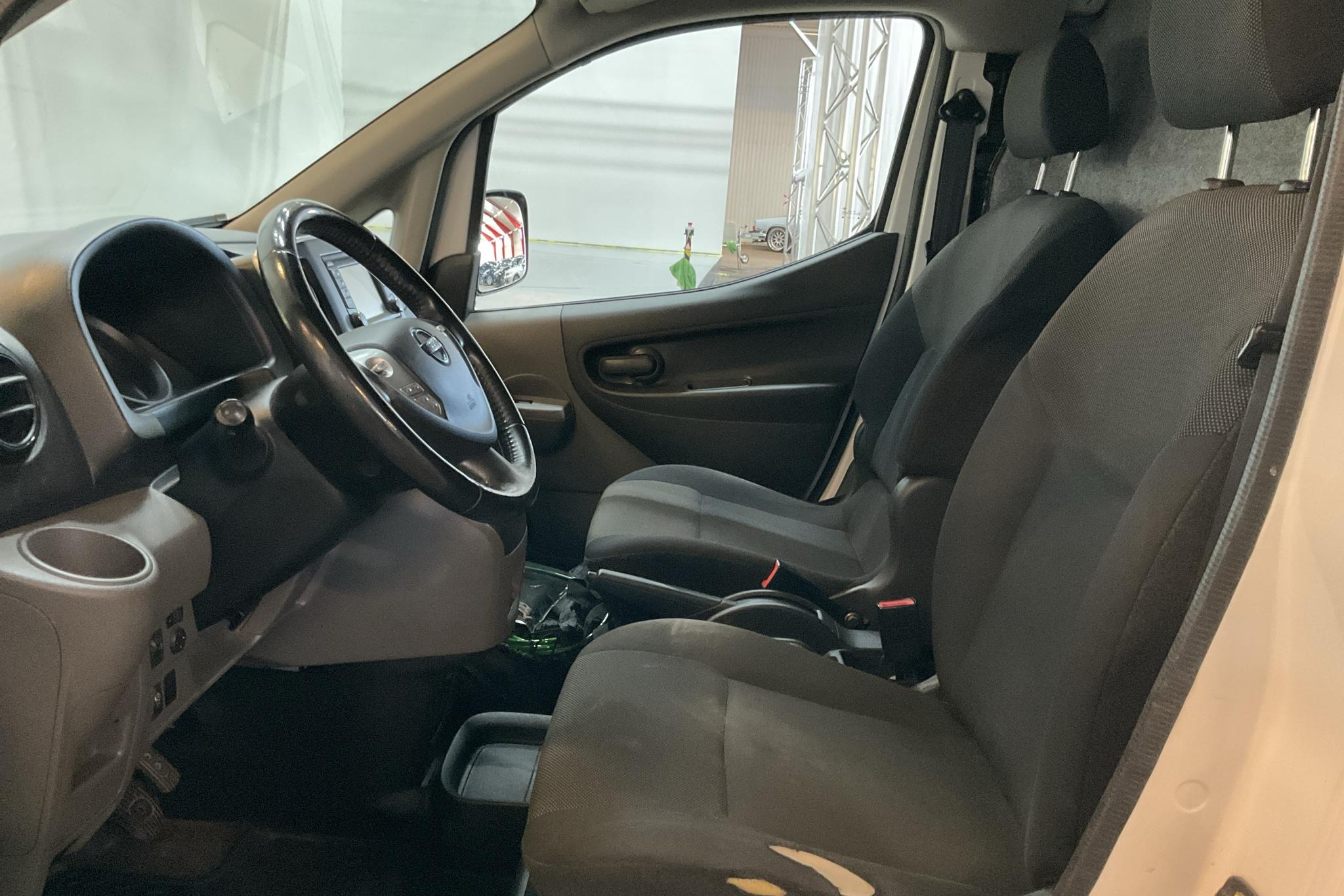 Nissan e-NV200 24,0 kWh (109hk) - 5 256 mil - Automat - vit - 2018