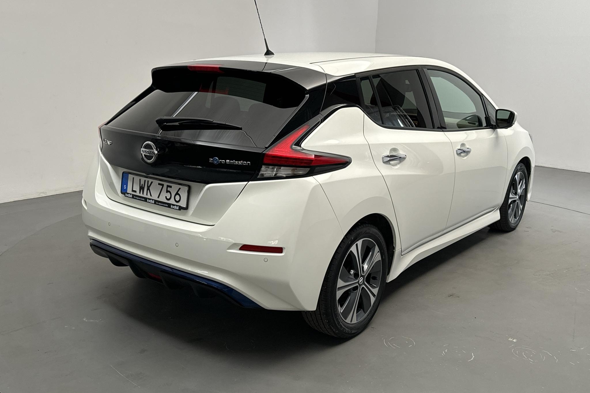 Nissan LEAF 5dr 39 kWh (150hk) - 31 820 km - Automaattinen - valkoinen - 2019