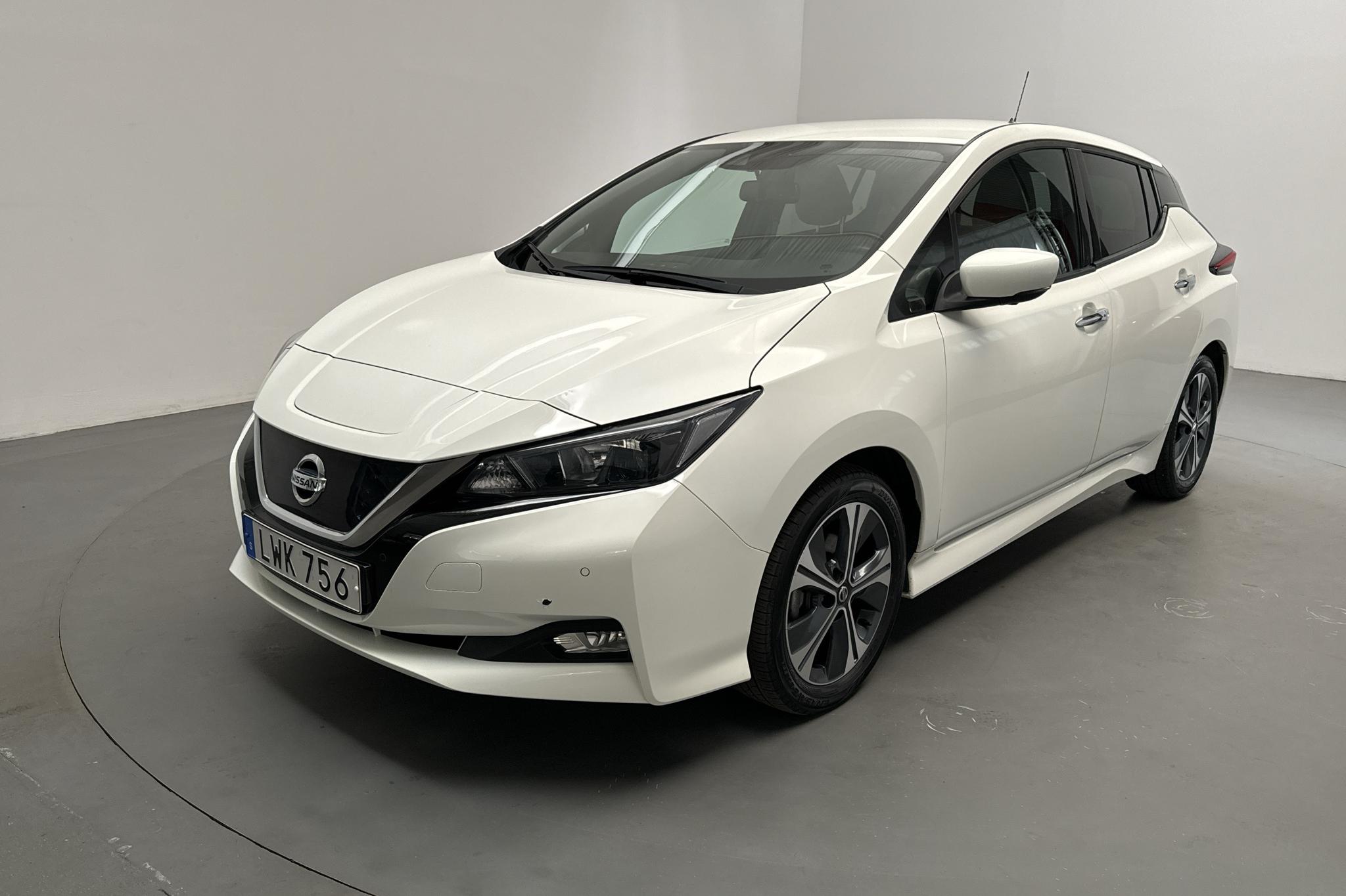 Nissan LEAF 5dr 39 kWh (150hk) - 31 820 km - Automaattinen - valkoinen - 2019