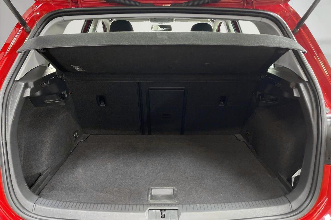 VW Golf VII 1.6 TDI BlueMotion Technology 5dr 4Motion (105hk) - 18 250 mil - Manuell - röd - 2015