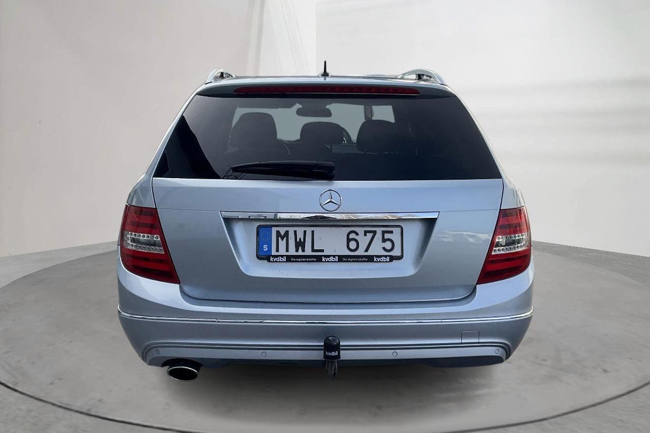 Mercedes C 220 CDI Kombi BlueEfficiency S204 (170hk) - 163 490 km - Automatic - silver - 2012