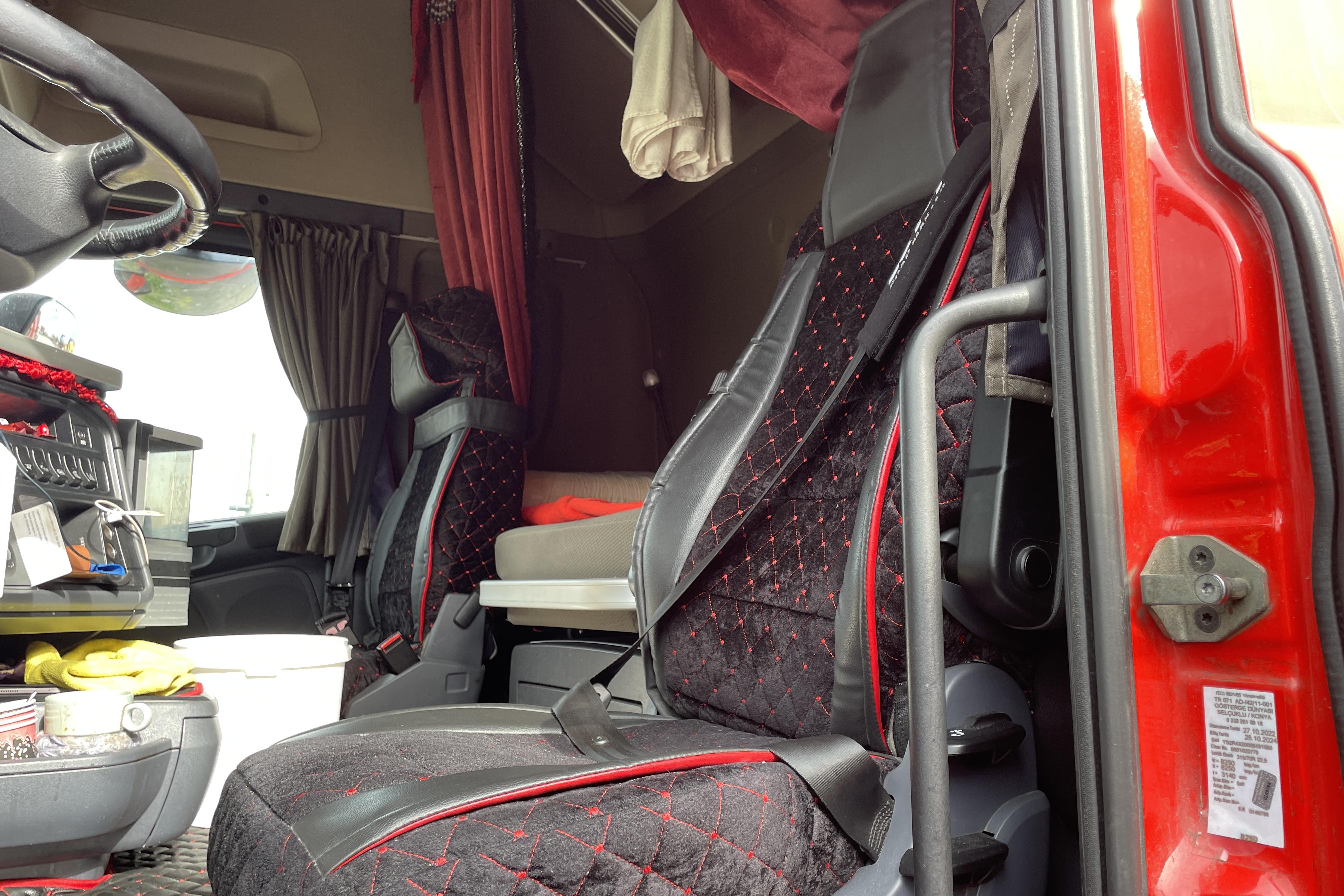 Scania R410 - 564 816 km - Automatyczna - czerwony - 2017