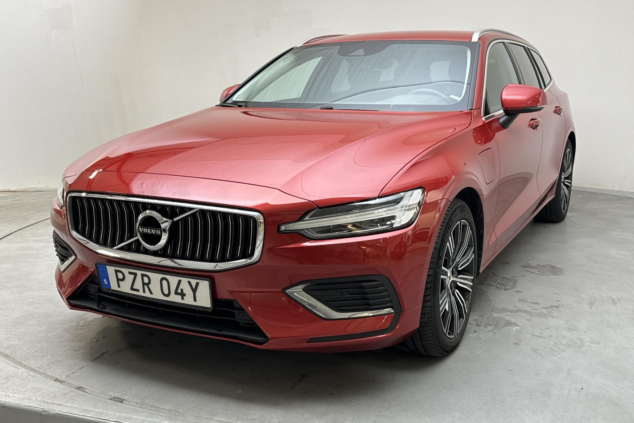 Volvo V60 T6 AWD Twin Engine (340hk) - 70 470 km - Automatic - red - 2022