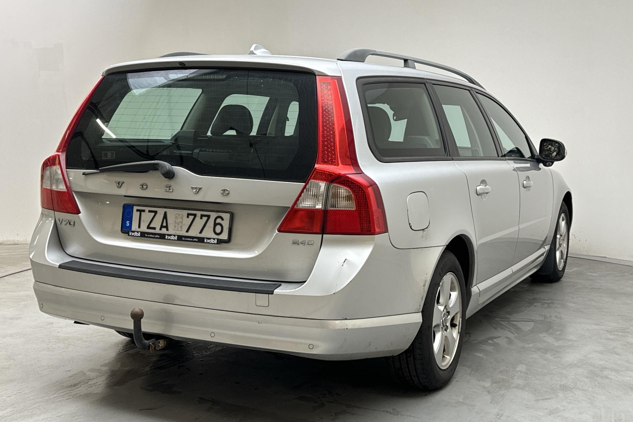 Volvo V70 II 2.4D (163hk) - 31 593 mil - Manuell - Light Grey - 2009
