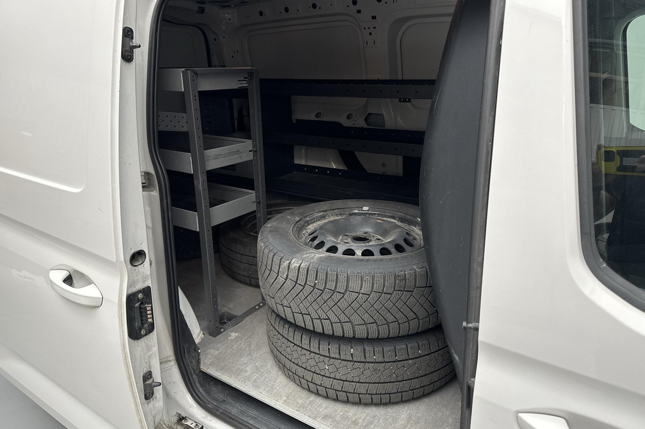 VW Caddy Cargo Maxi 2.0 TDI Skåp (102hk) - 11 074 mil - Manuell - vit - 2021