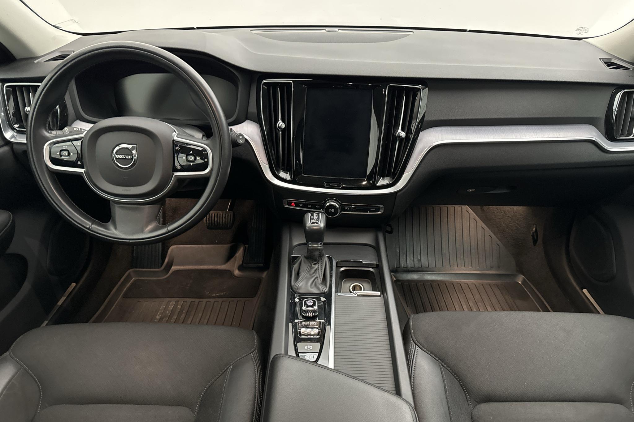 Volvo V60 D3 AWD (150hk) - 11 909 mil - Automat - grå - 2019