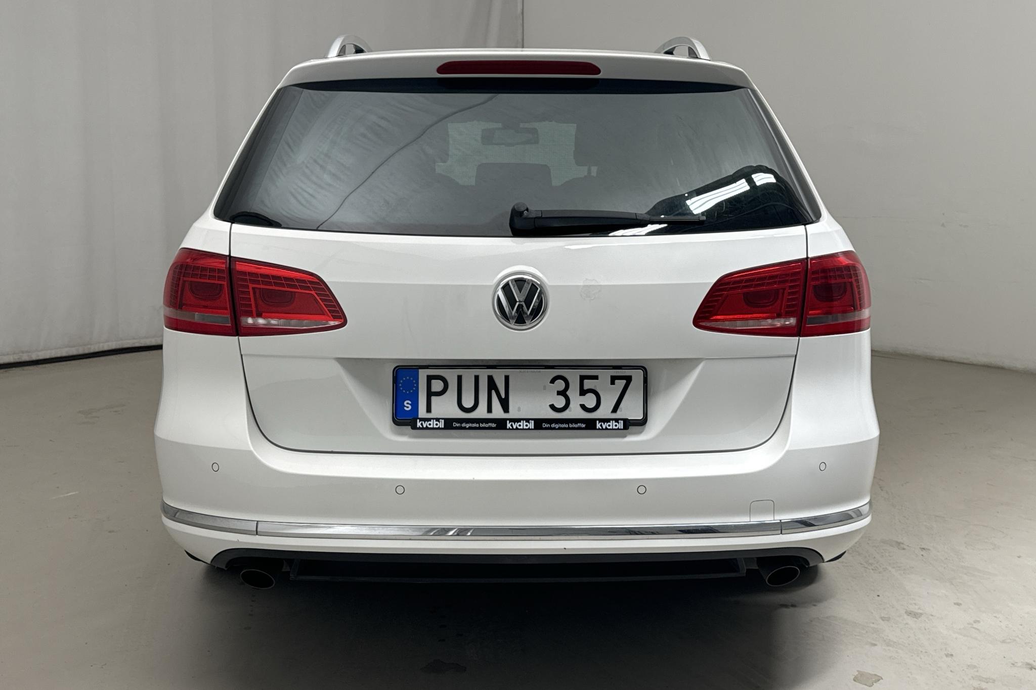 VW Passat 2.0 TDI BlueMotion Technology Variant 4Motion (170hk) - 198 680 km - Automaattinen - valkoinen - 2012