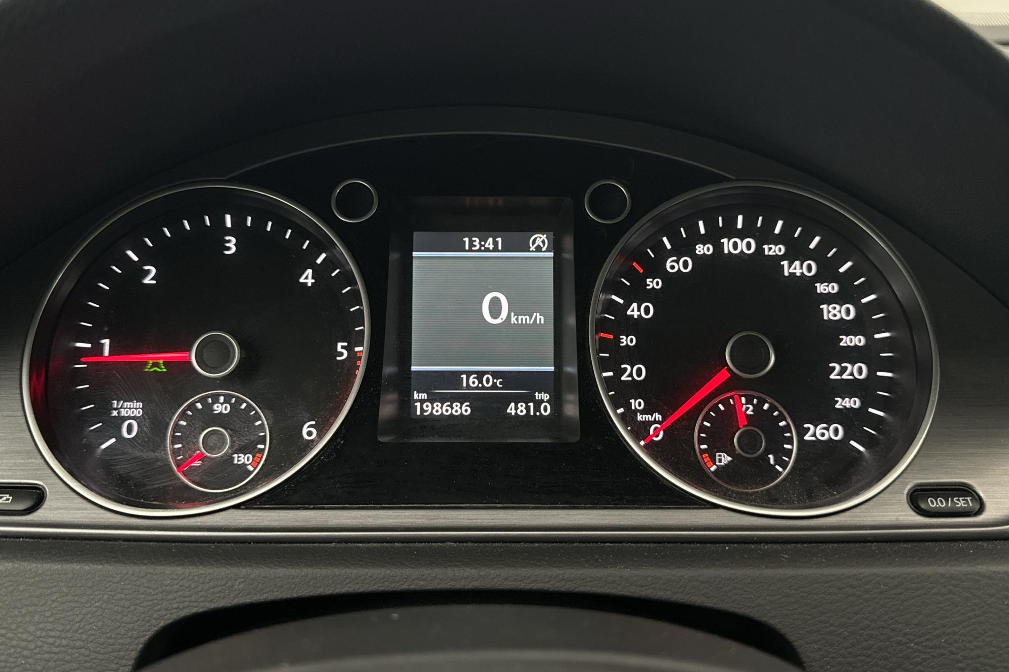 VW Passat 2.0 TDI BlueMotion Technology Variant 4Motion (170hk) - 198 680 km - Automatyczna - biały - 2012
