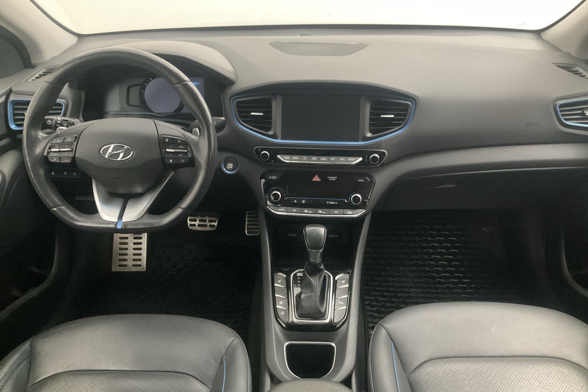 Hyundai IONIQ Plug-in (141hk) - 80 810 km - Automaatne - oranž - 2018