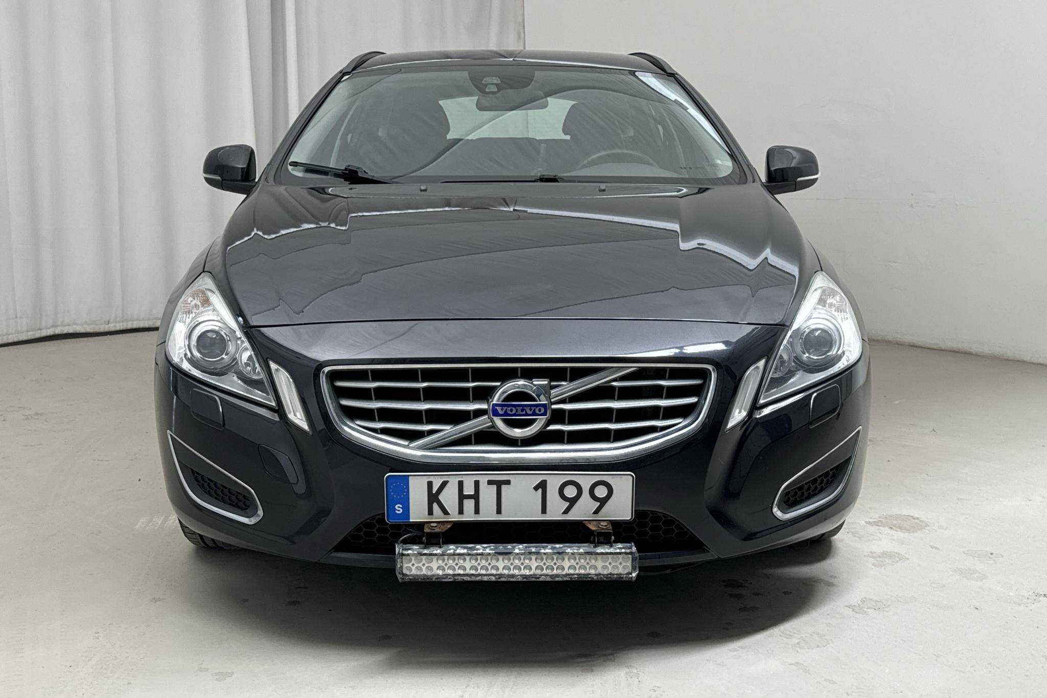 Volvo V60 D2 (115hk) - 168 960 km - Automatyczna - czarny - 2013