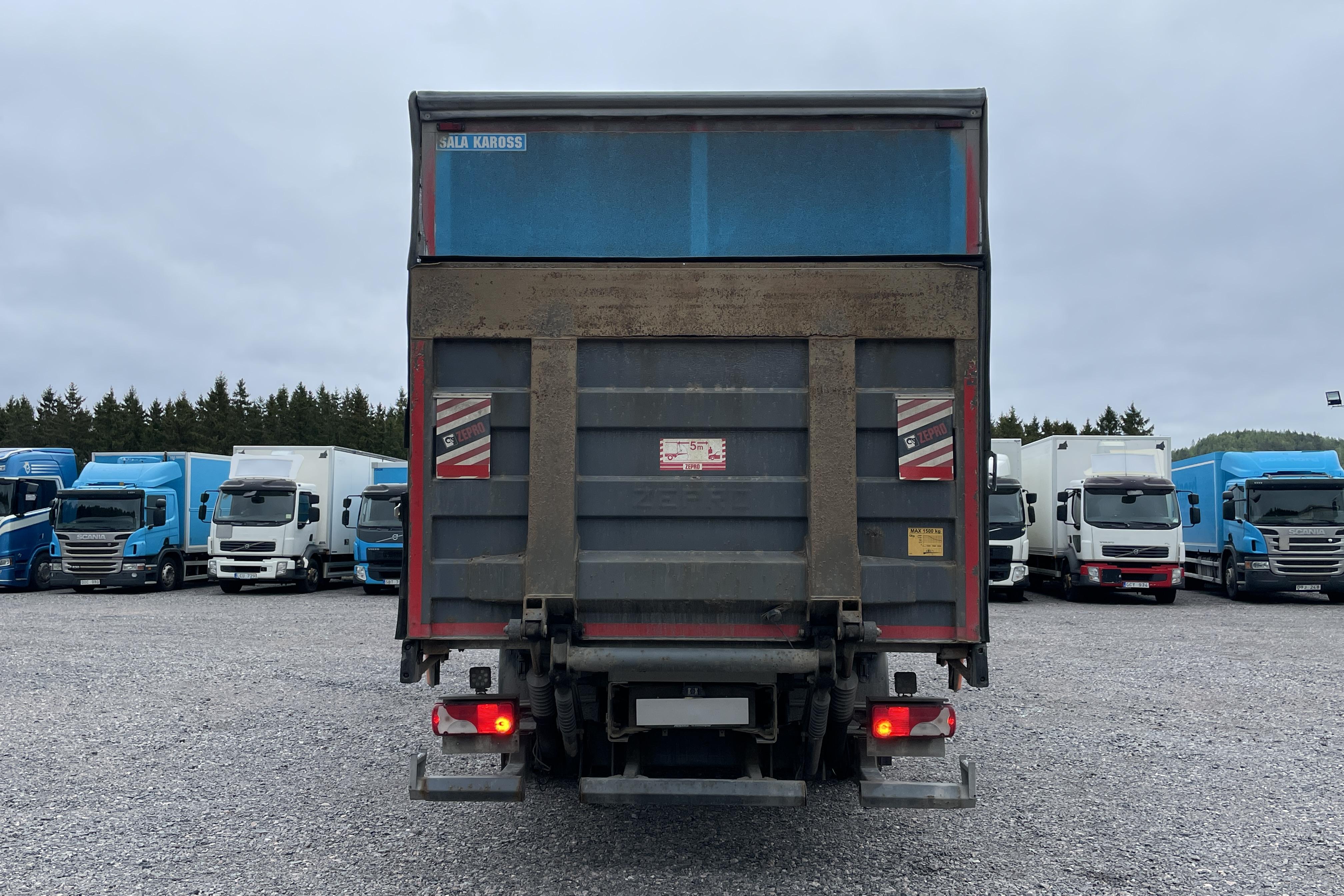 Scania P230 - 697 208 km - Automaattinen - sininen - 2013