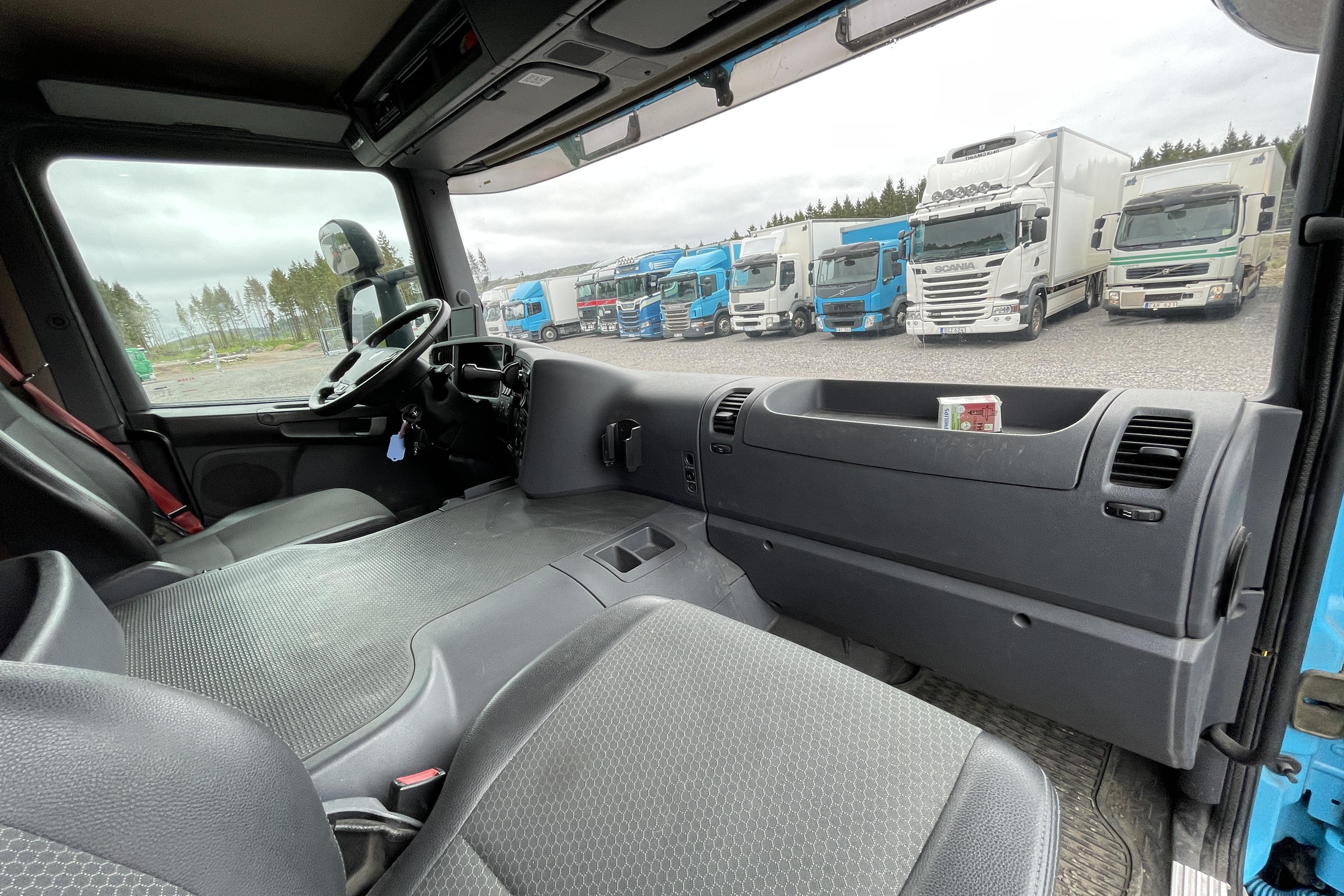 Scania P230 - 697 208 km - Automat - blå - 2013